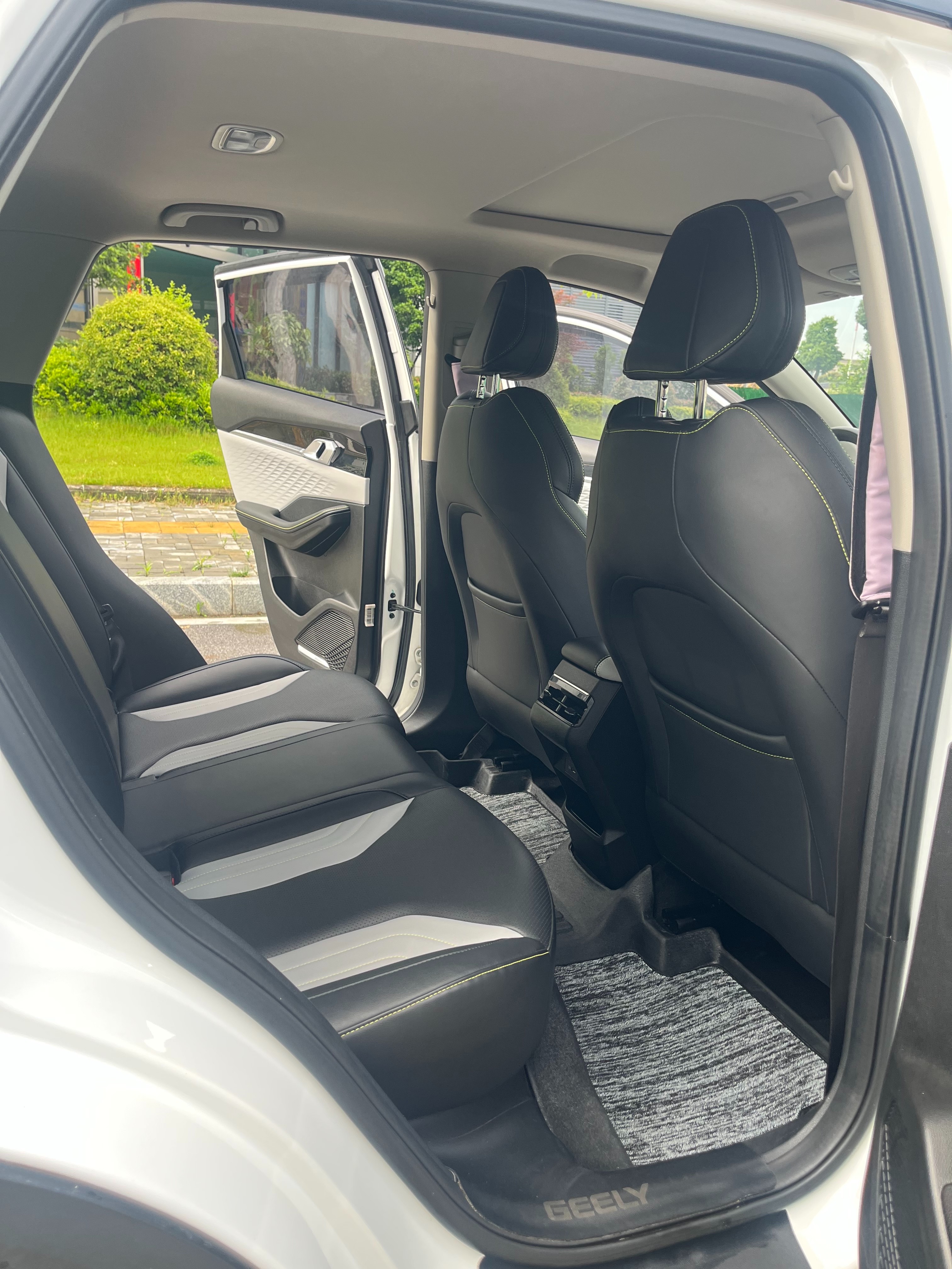 GEELY Coolray 2023 car image #14