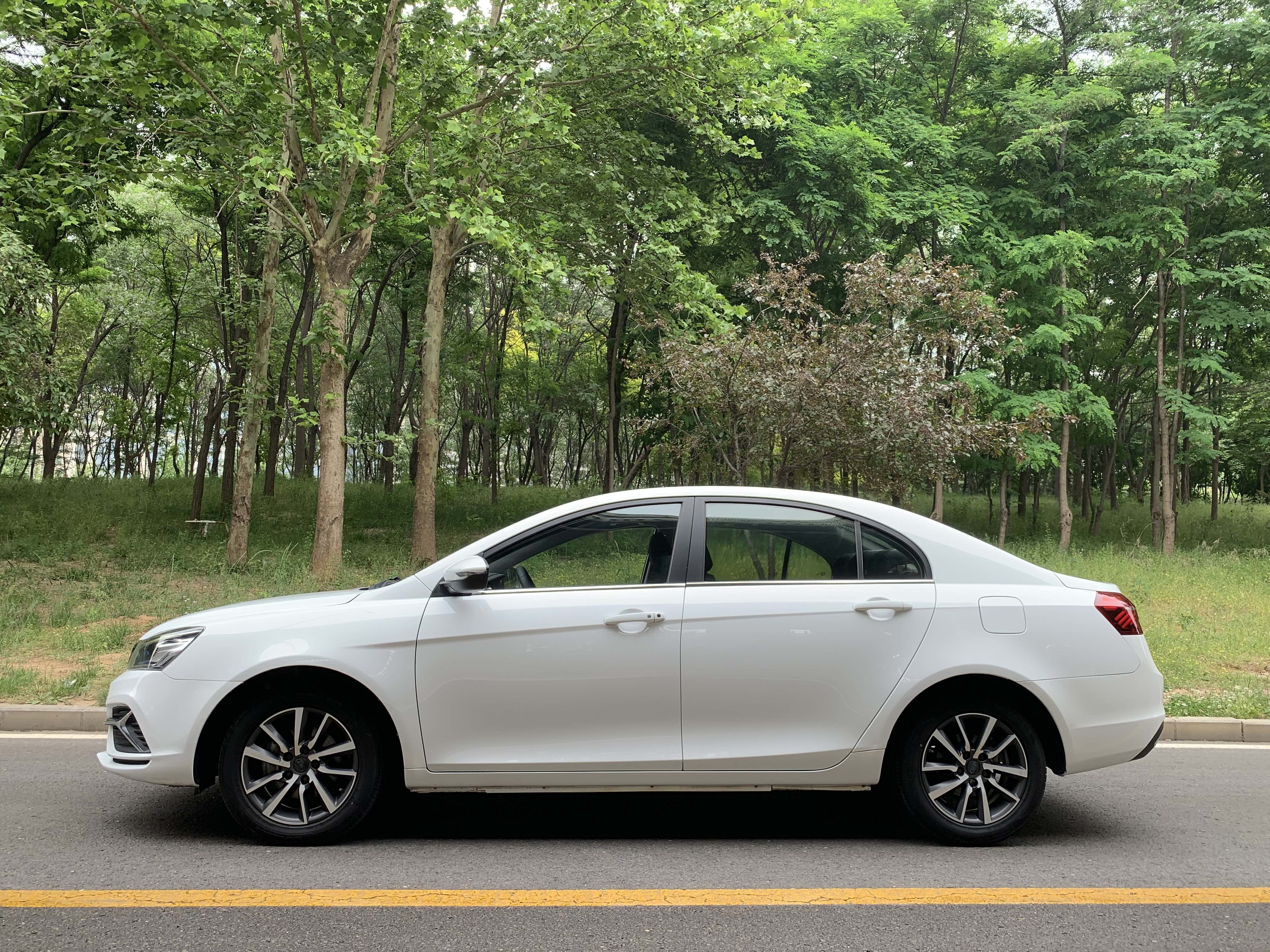 GEELY Emgrand 2019 #5 GEELY Emgrand 2019 car image #5