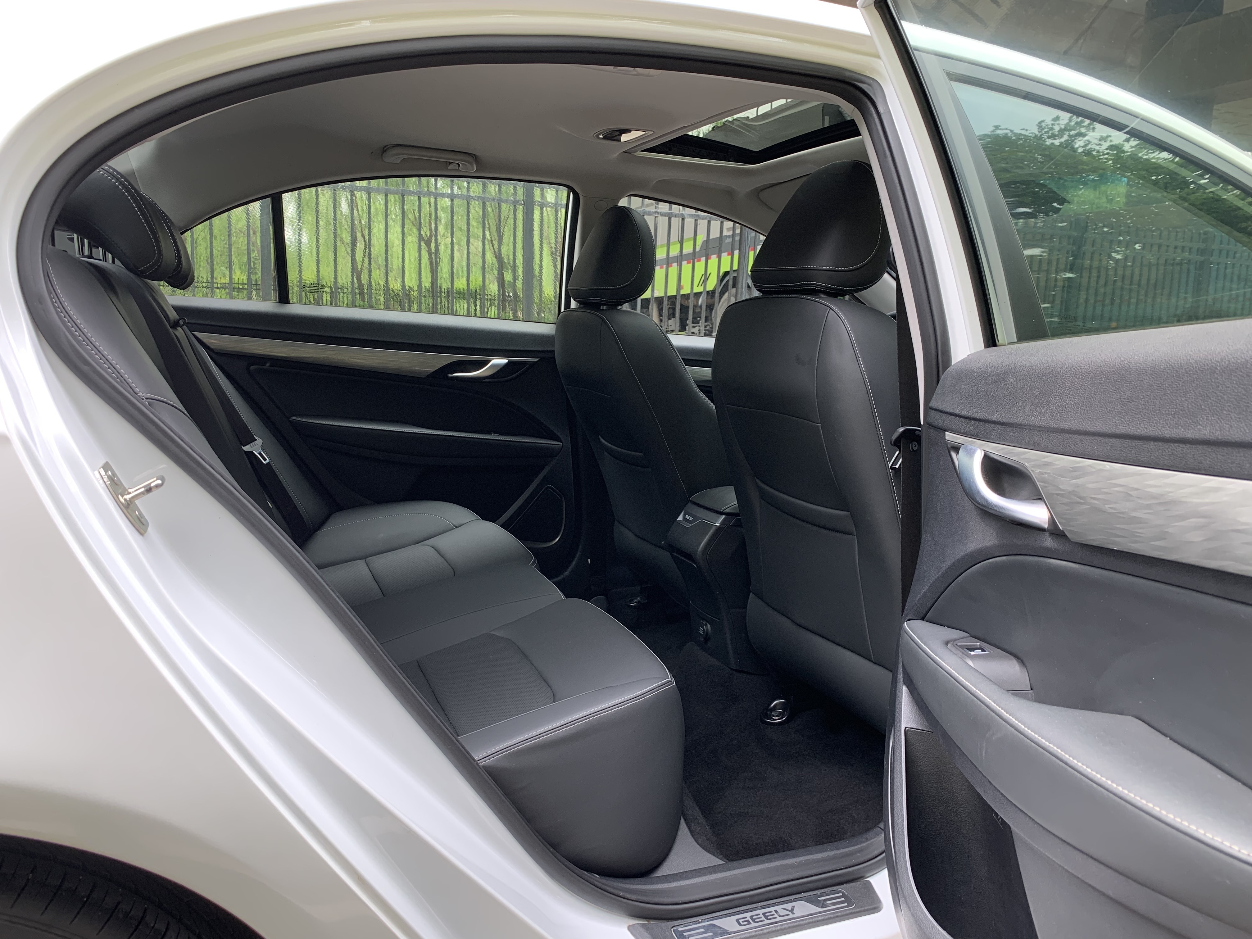 GEELY Emgrand 2019 #13 GEELY Emgrand 2019 car image #13