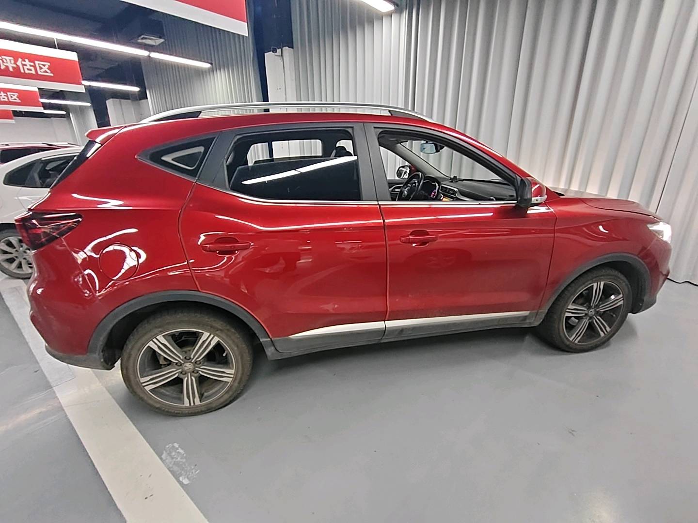 MG ZS 2019 car image #11