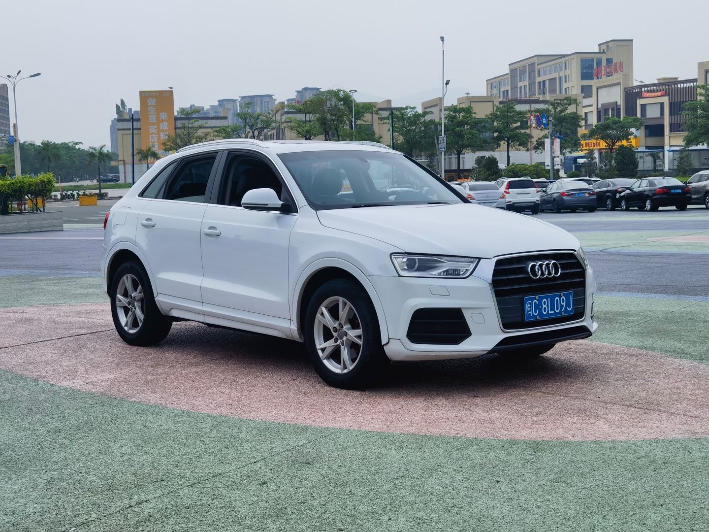 Audi Q3 2016 car image #5