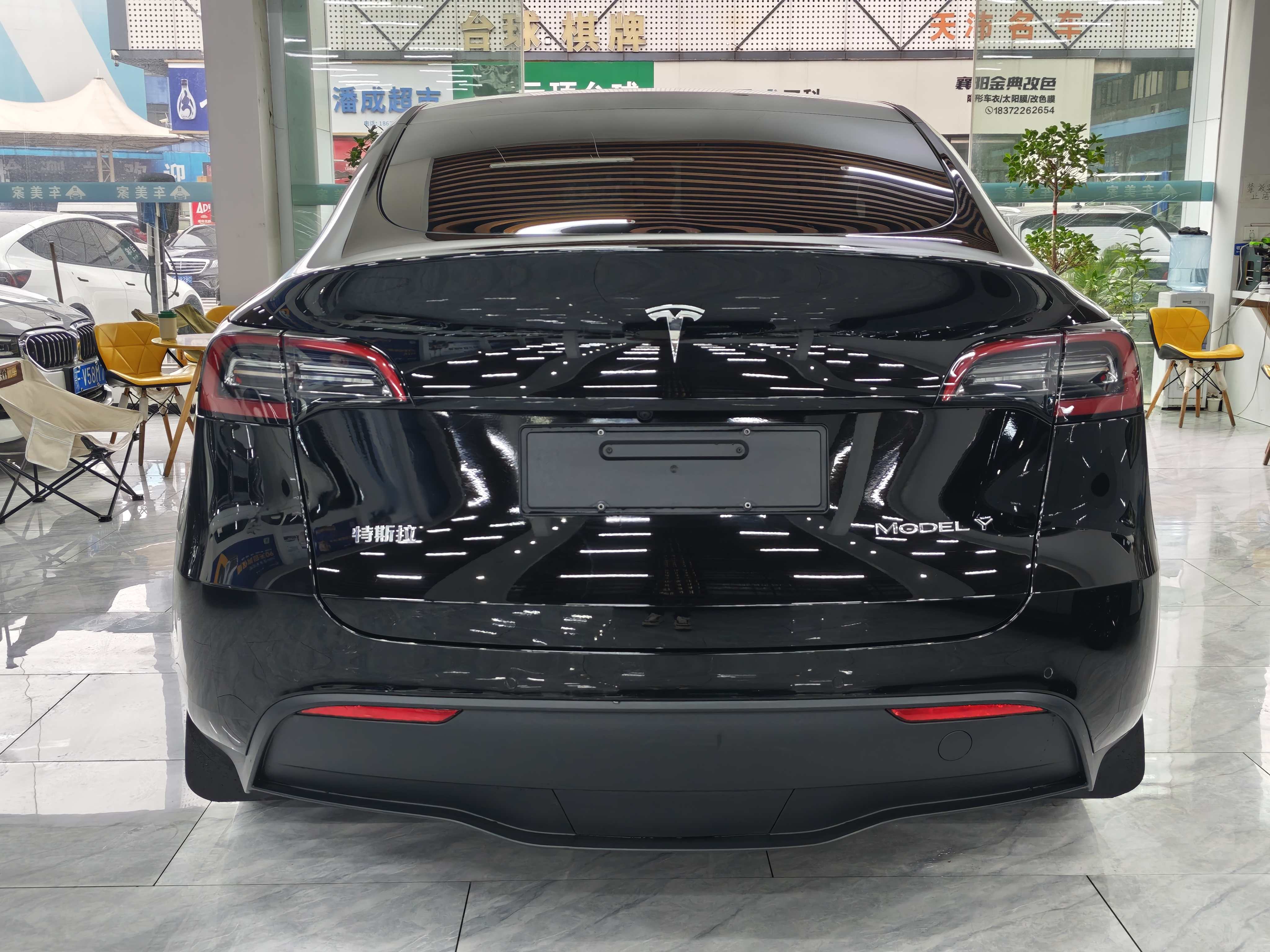 Tesla Model Y 2023 #10 Tesla Model Y 2023 car image #10