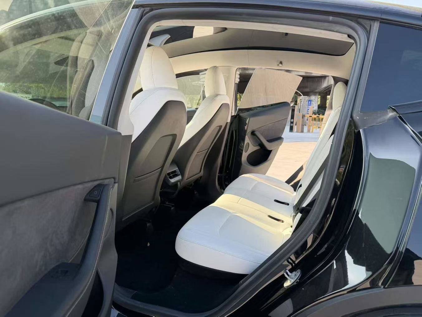 Tesla Model Y 2023 #6 Tesla Model Y 2023 car image #6
