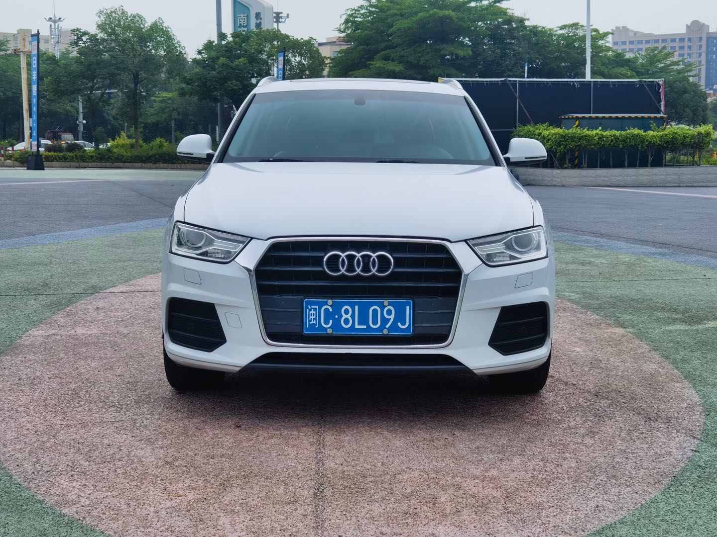 Audi Q3 2016 car image #4