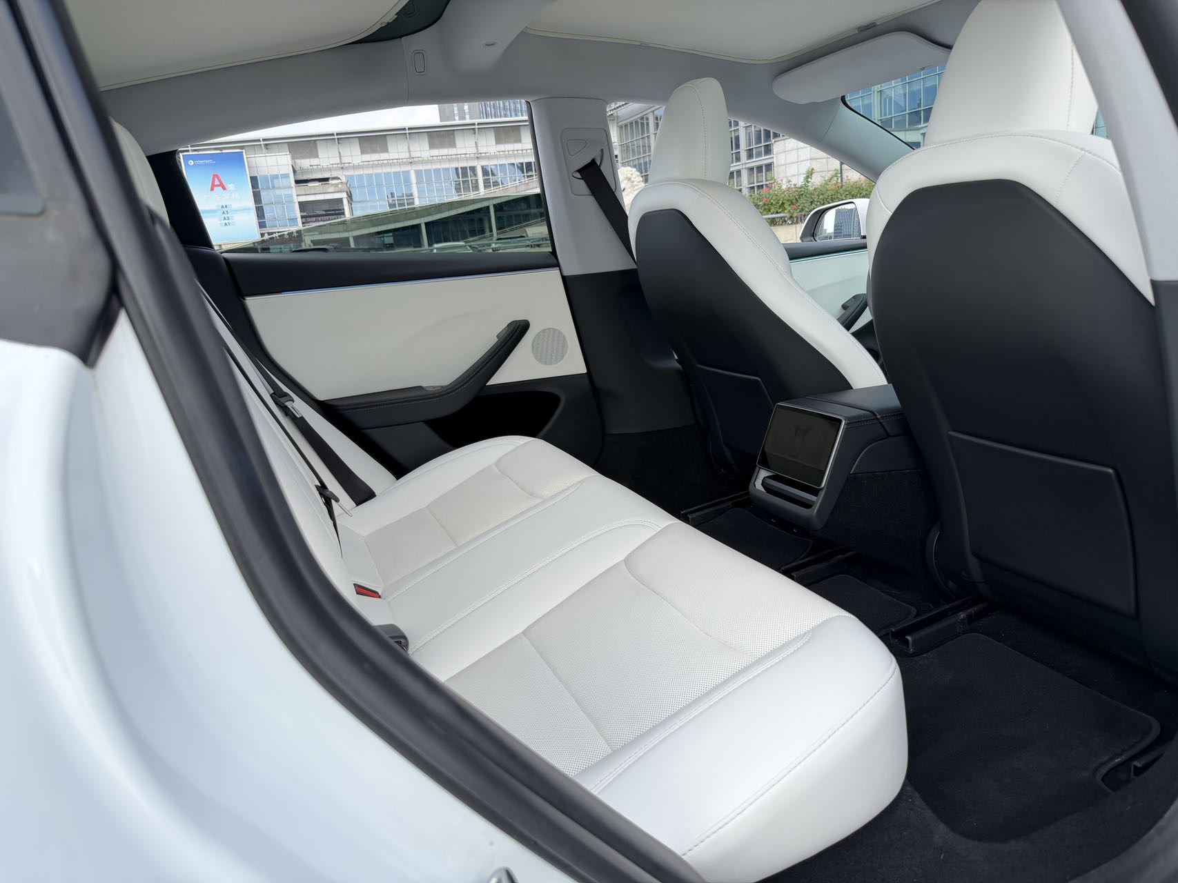 2024 #17 2024 immagine di auto #17