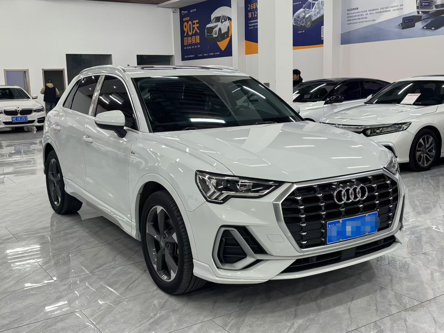 Audi Q3 2020 car image #5