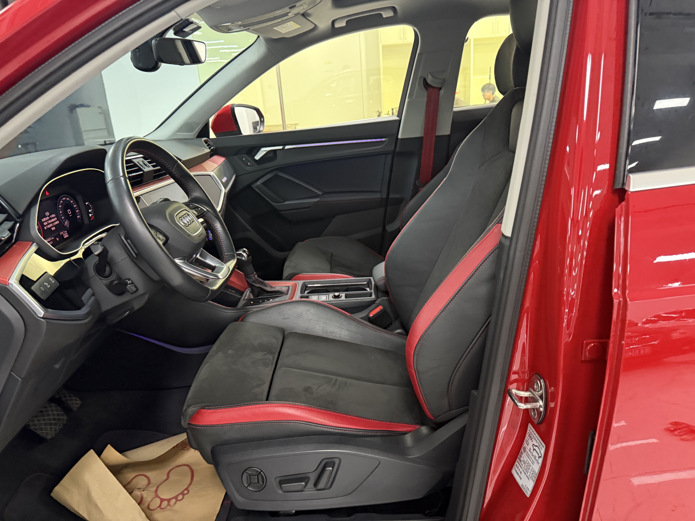 Audi Q3 2021 car image #8