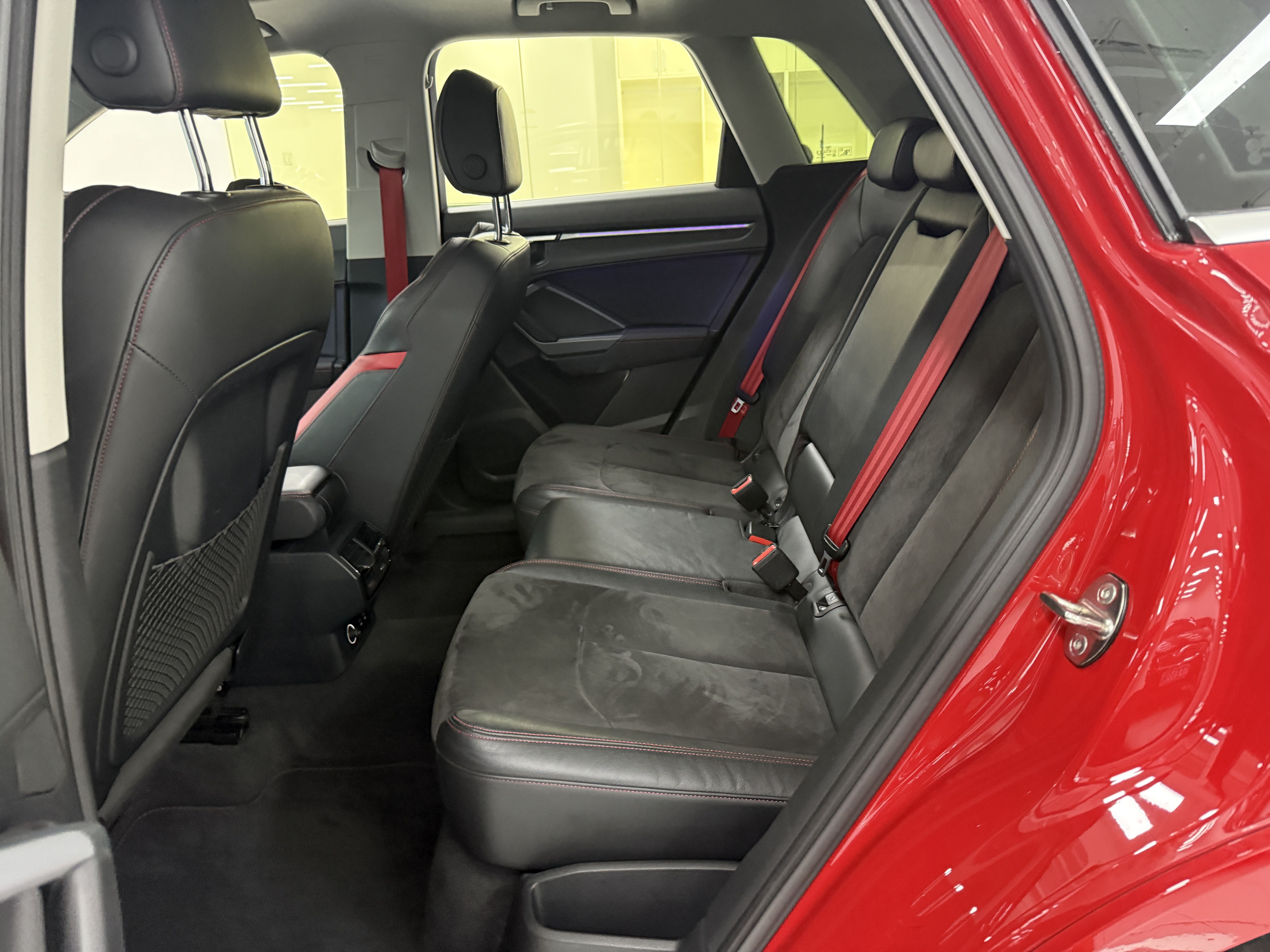 Audi Q3 2021 car image #9