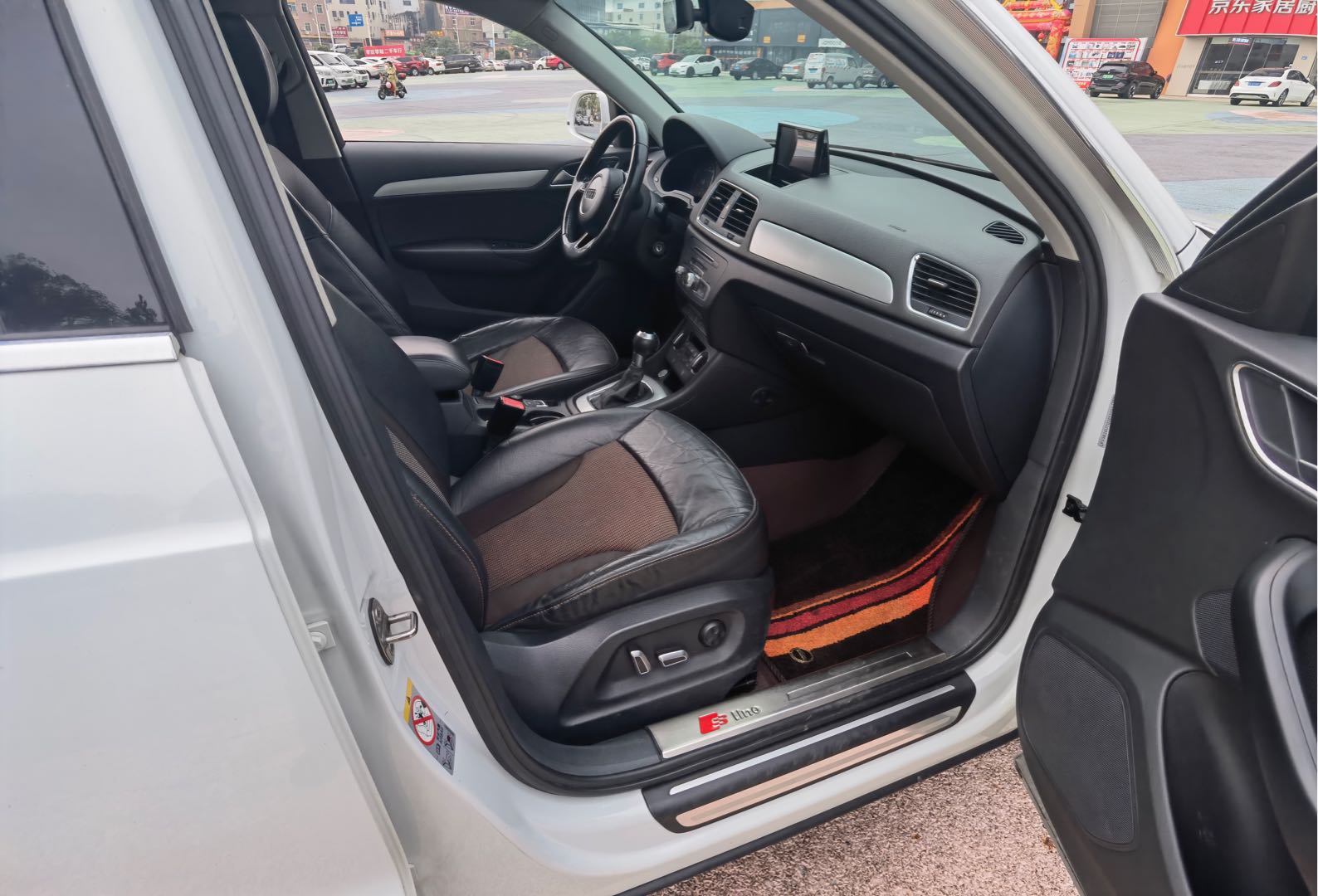 Audi Q3 2016 car image #9