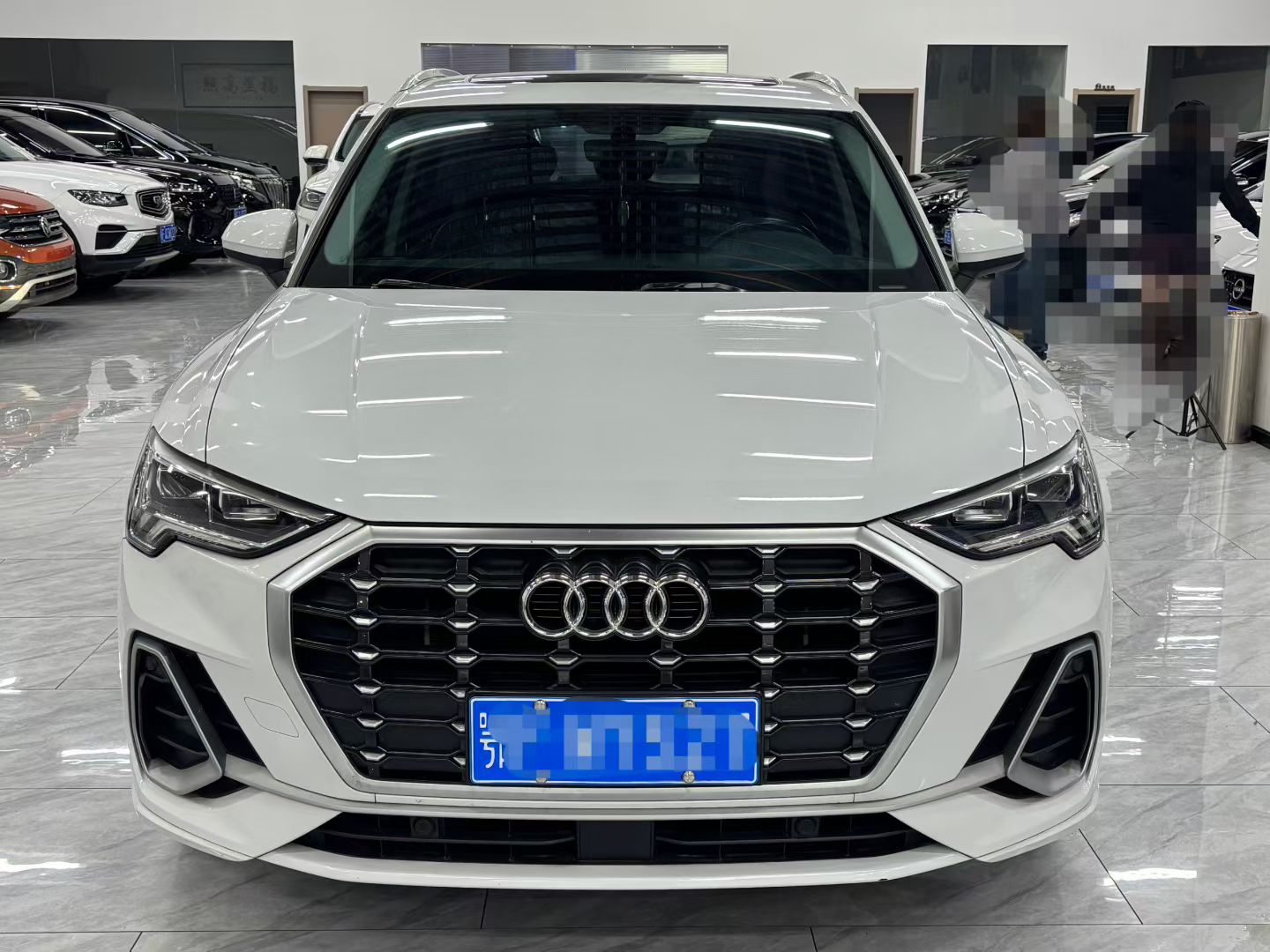 Audi Q3 2020 car image #4