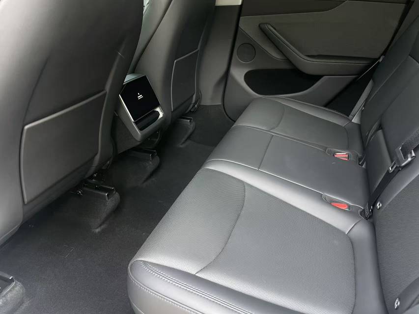 Tesla Model Y 2025 #7 Tesla Model Y 2025 car image #7