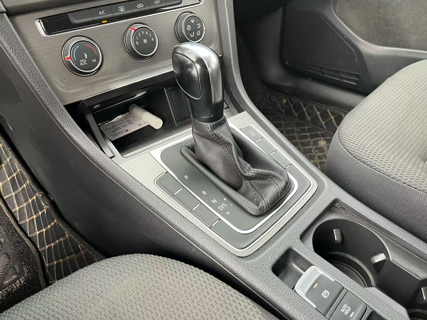 Volkswagen Golf 2015 car image #9