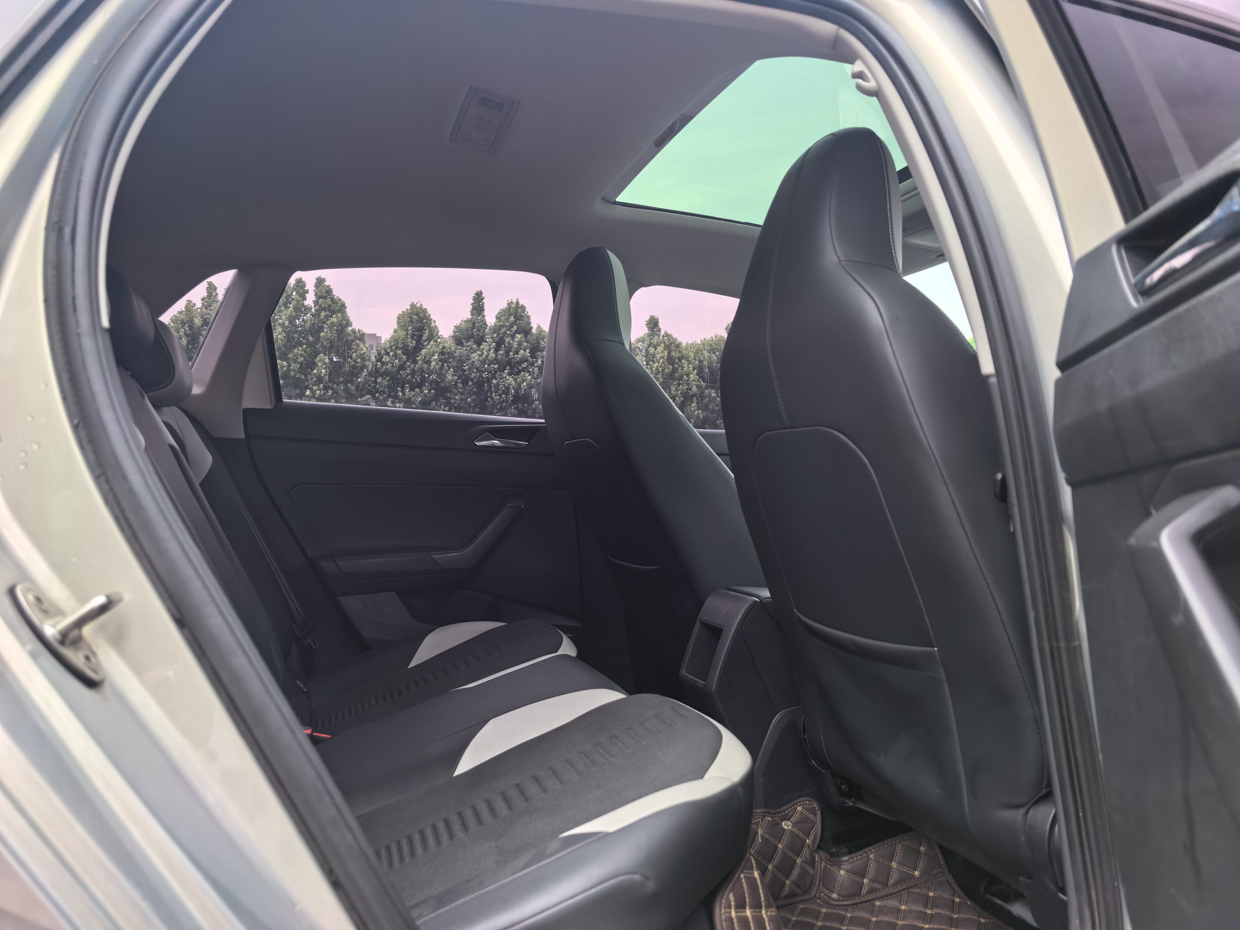 Volkswagen Polo 2020 car image #11