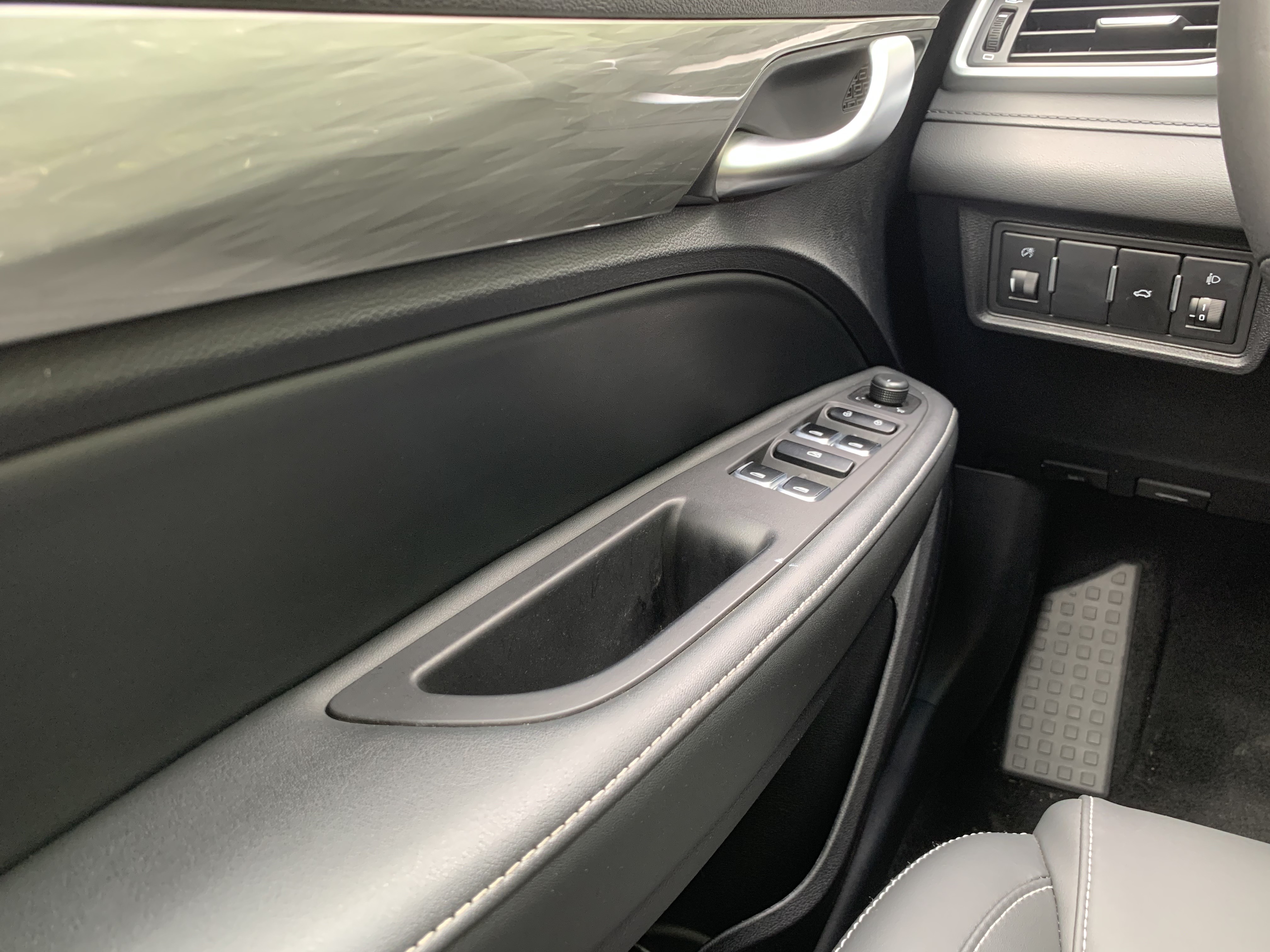 GEELY Emgrand 2019 #18 GEELY Emgrand 2019 car image #18