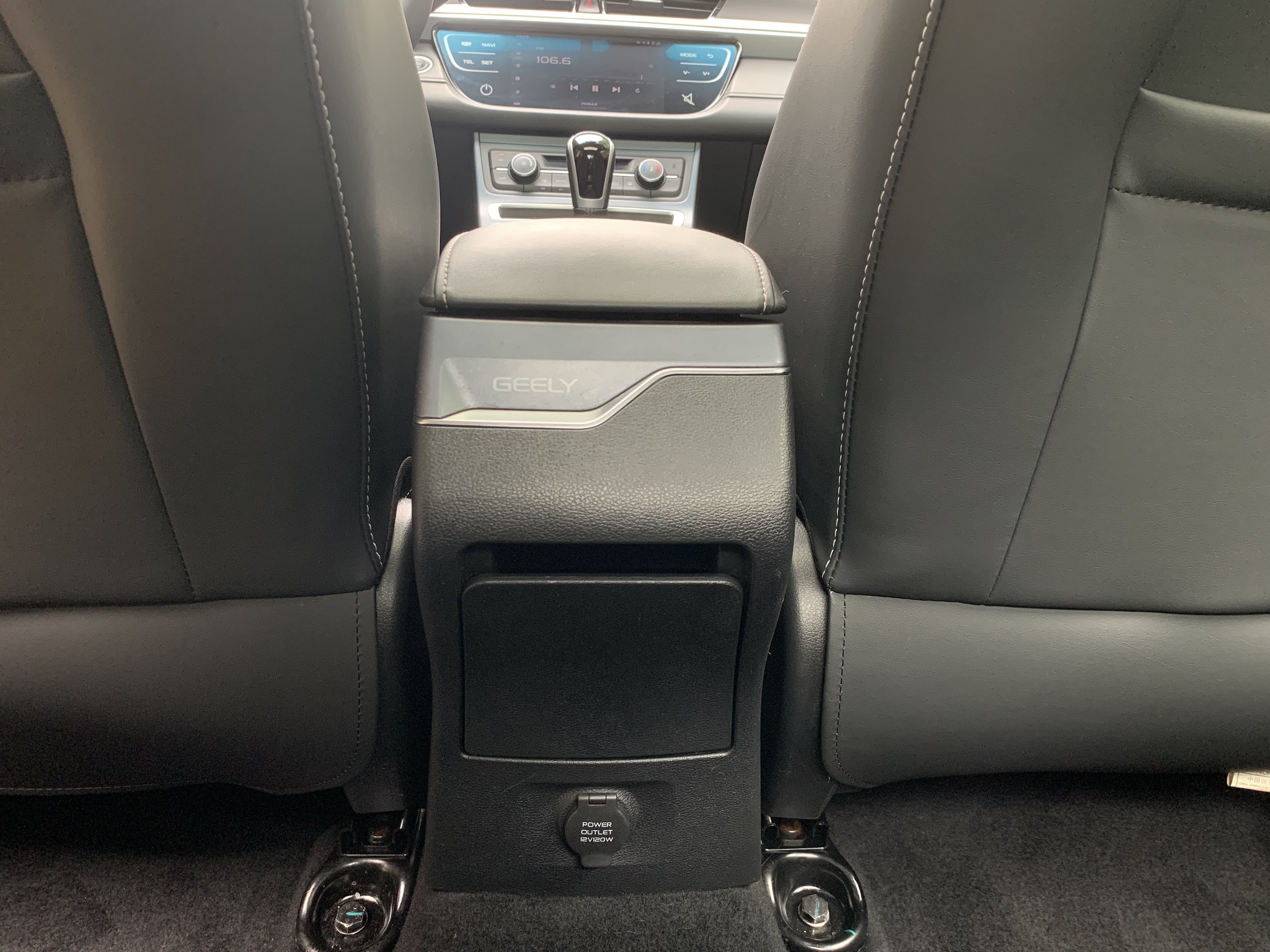 GEELY Emgrand 2019 #14 GEELY Emgrand 2019 car image #14