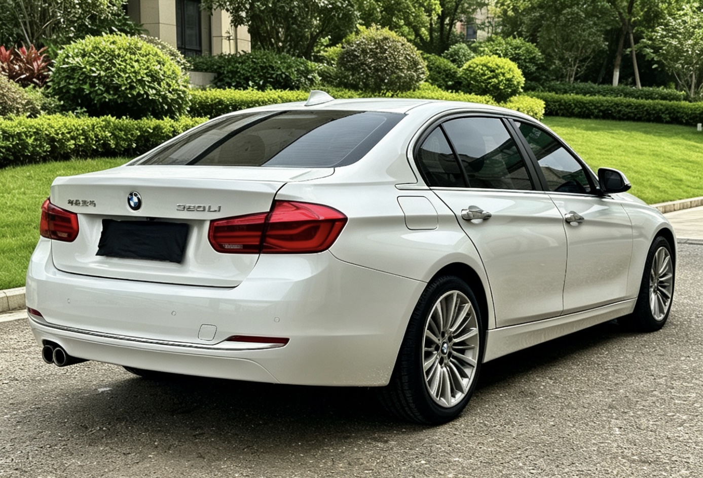 BMW 3 Series 2018 #11 BMW 3 Series 2018 car image #11