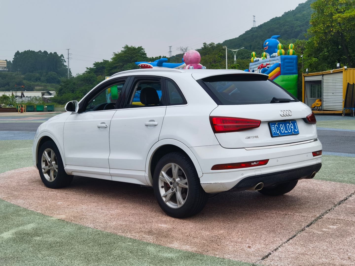 Audi Q3 2016 car image #10