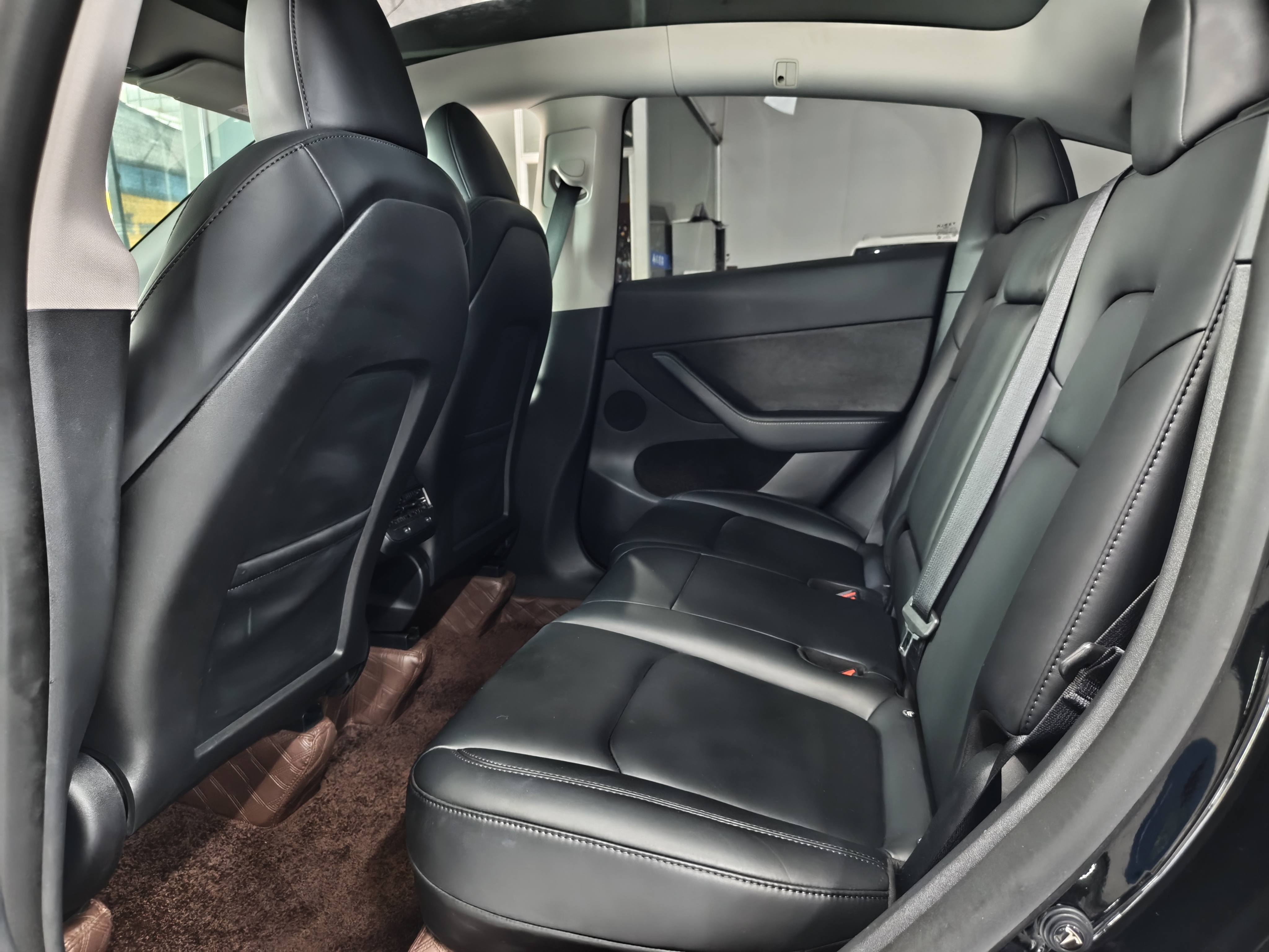 Tesla Model Y 2023 #8 Tesla Model Y 2023 car image #8