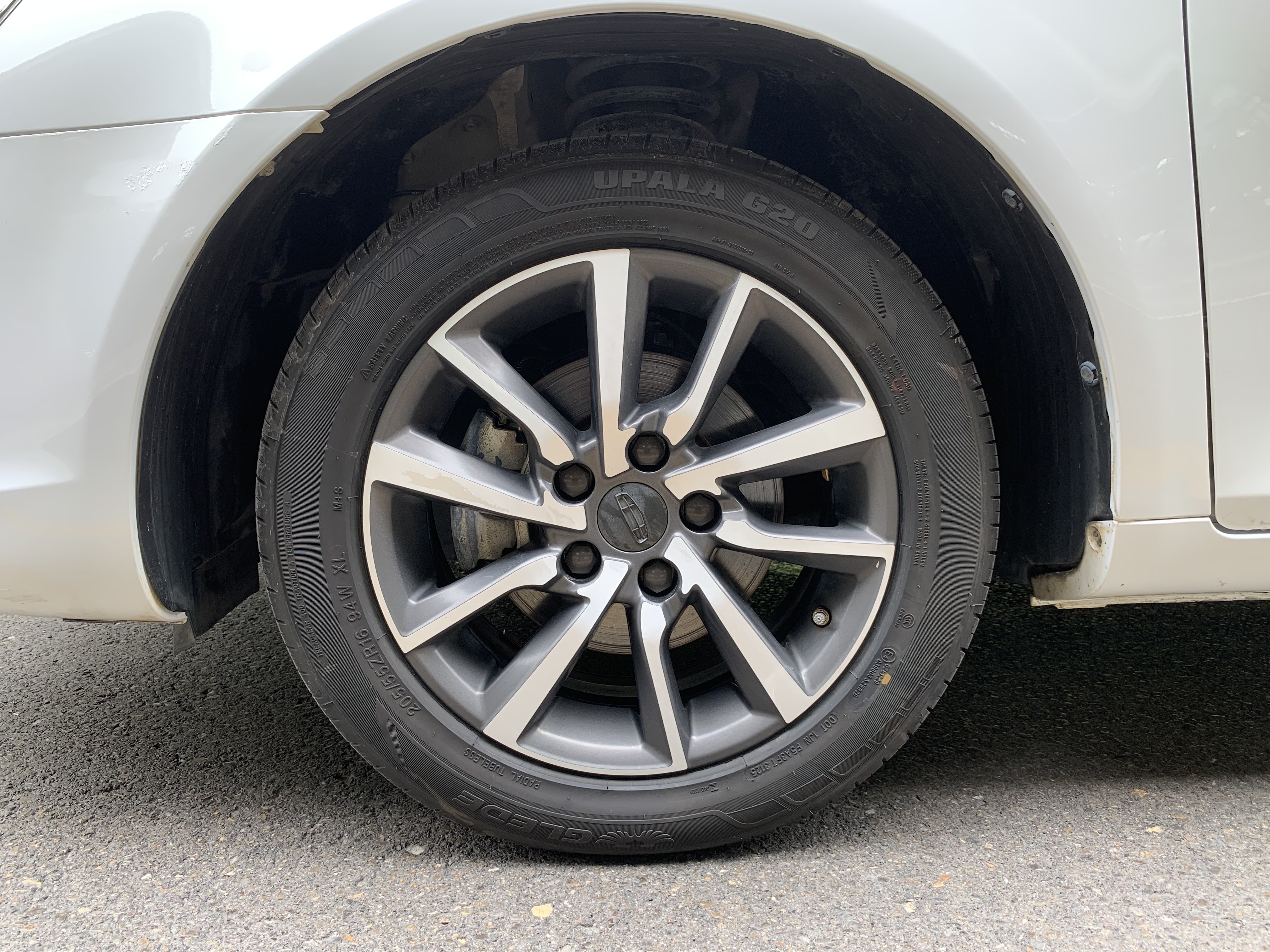 GEELY Emgrand 2019 #22 GEELY Emgrand 2019 car image #22