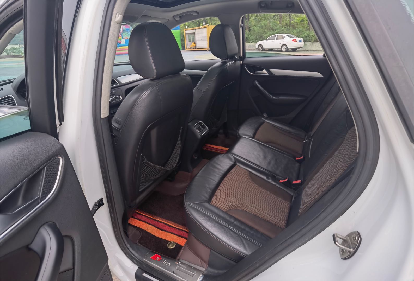 Audi Q3 2016 car image #8
