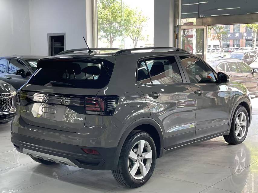 Volkswagen T-Cross 2020 #8 Volkswagen T-Cross 2020 car image #8