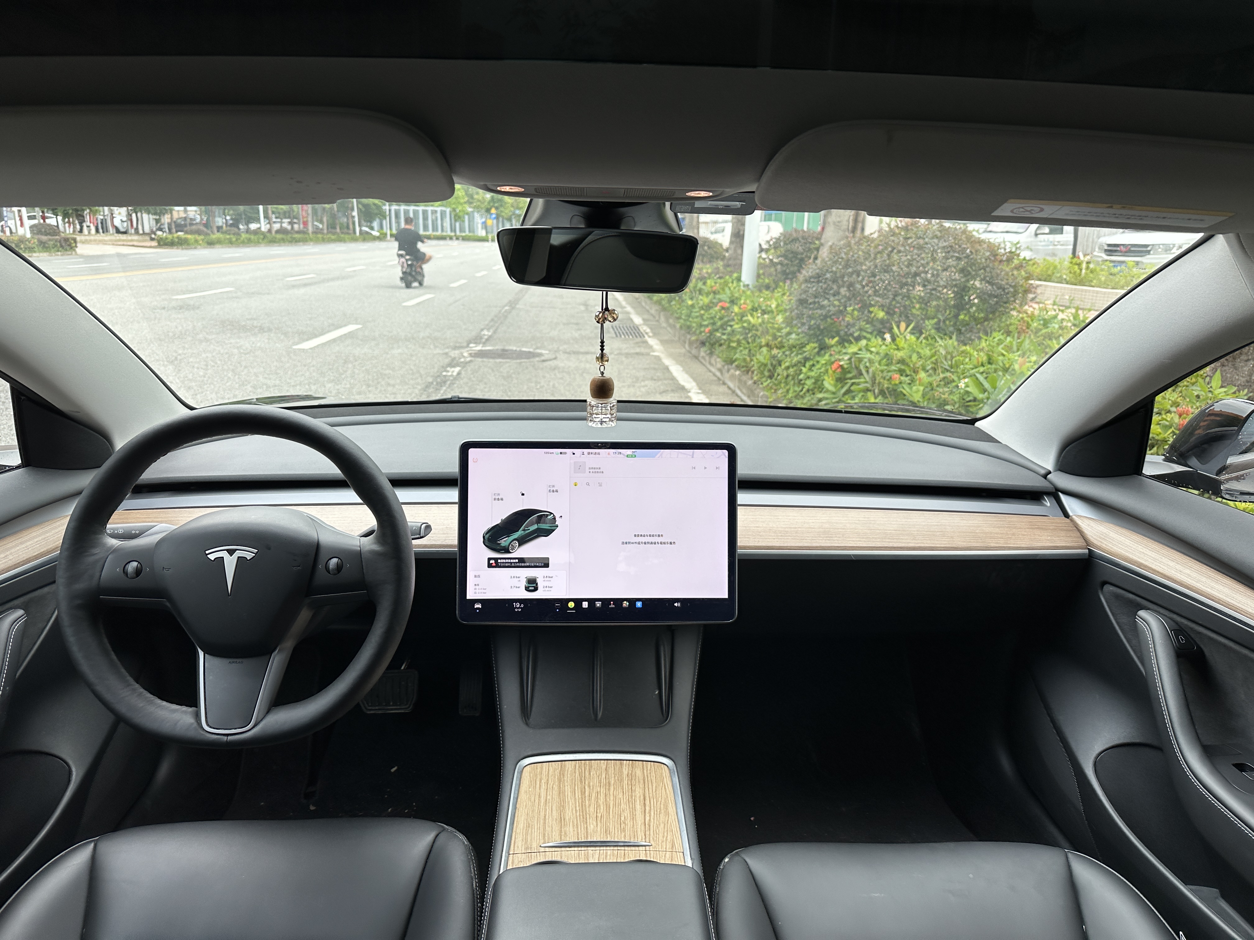 Tesla Model 3 2021 car image #5
