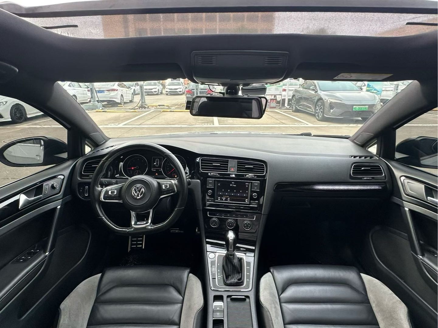 2016 #8 2016 car image #8