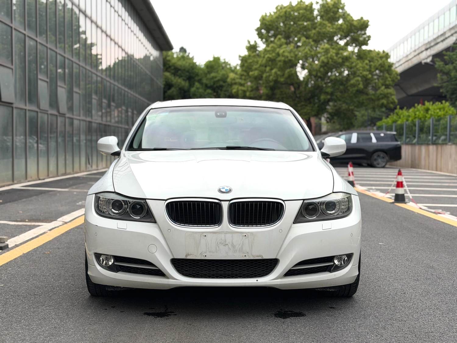 BMW 3 Series 2011 #4 BMW 3 Series 2011 car image #4
