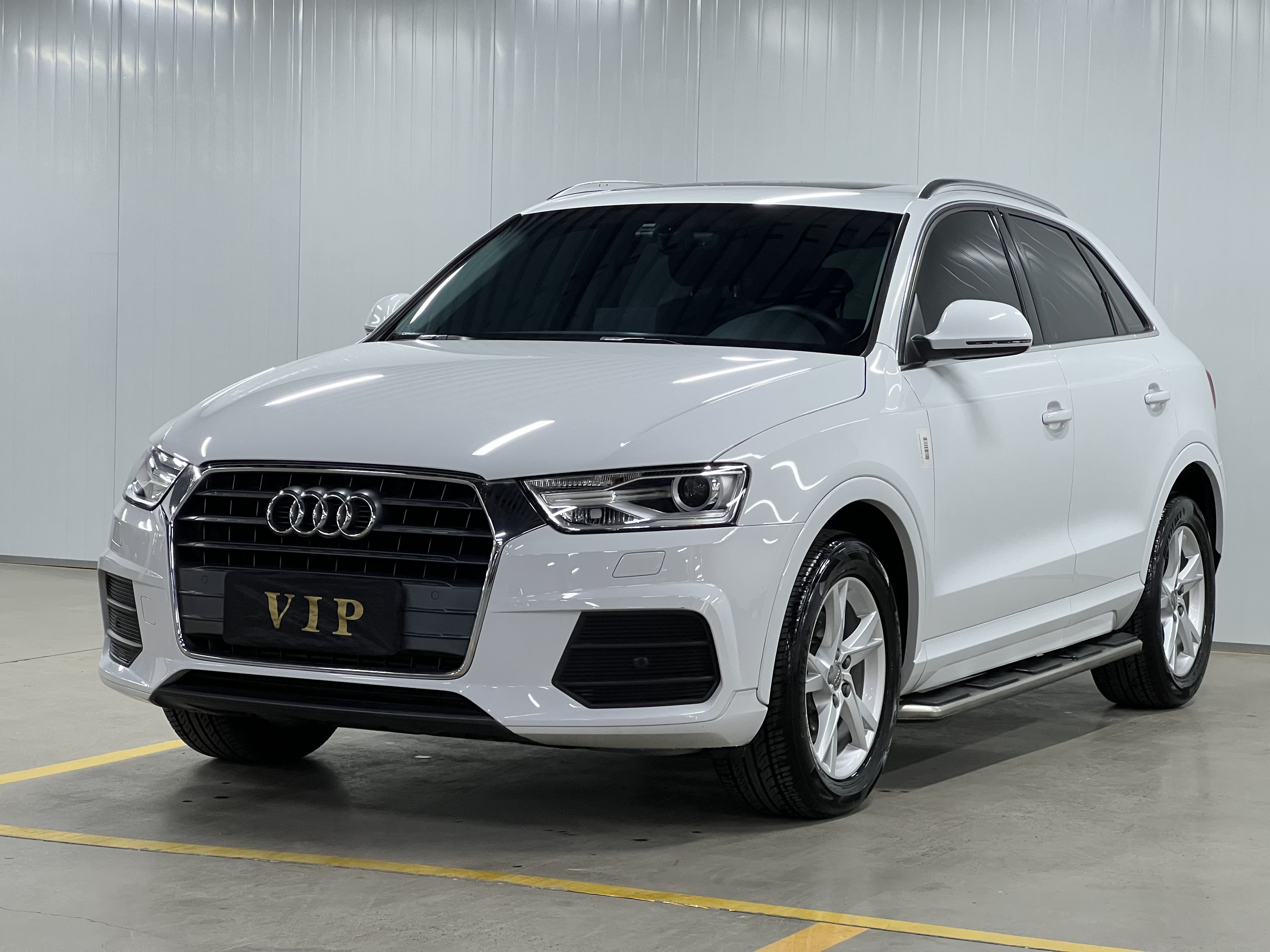 Audi Q3 2016 car image #2