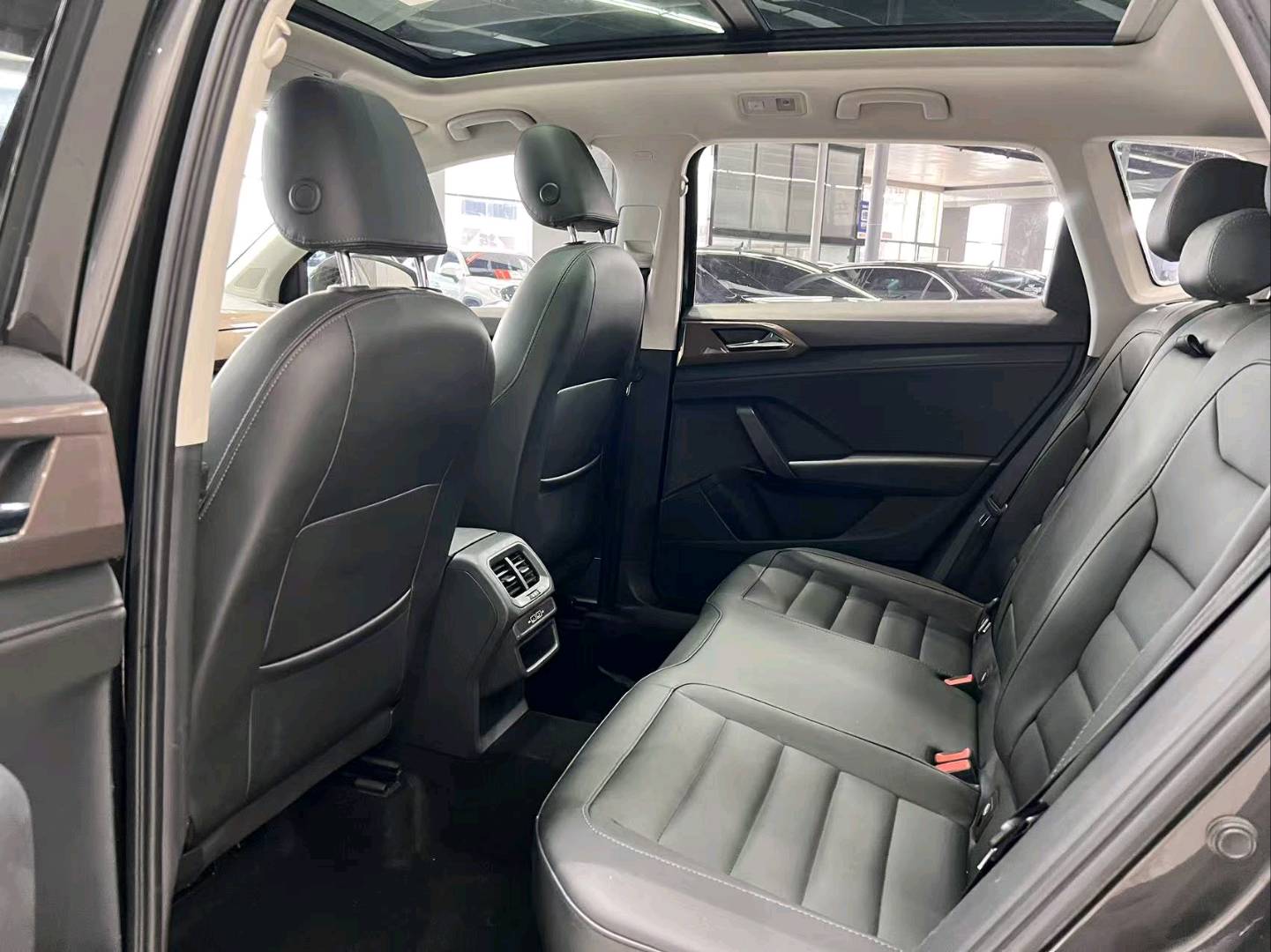 Volkswagen Tharu 2019 car image #10