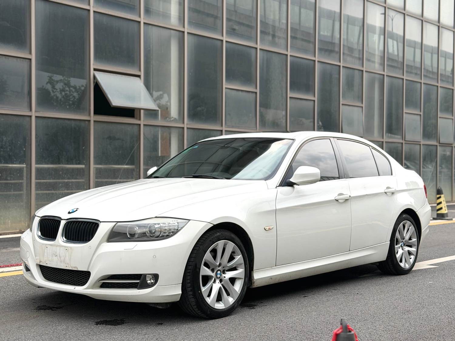 BMW 3 Series 2011 BMW 3 Series 2011 car image