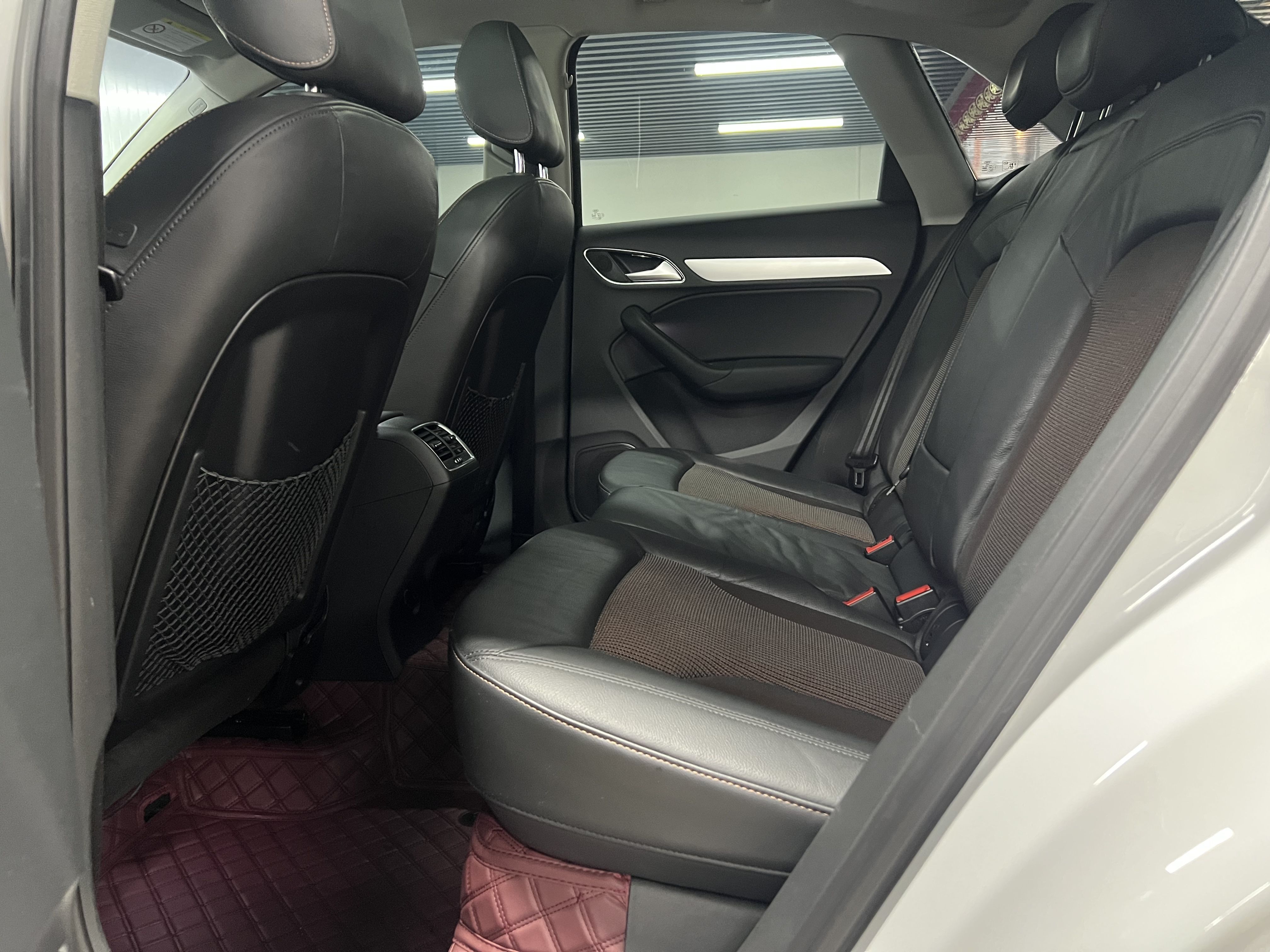 Audi Q3 2016 car image #7
