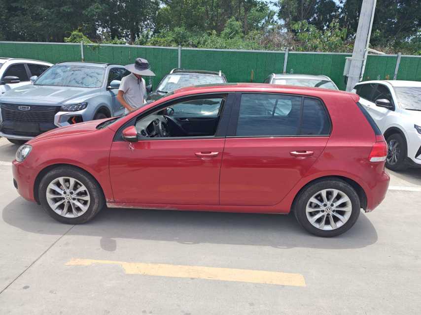 Volkswagen Golf 2012 car image #5