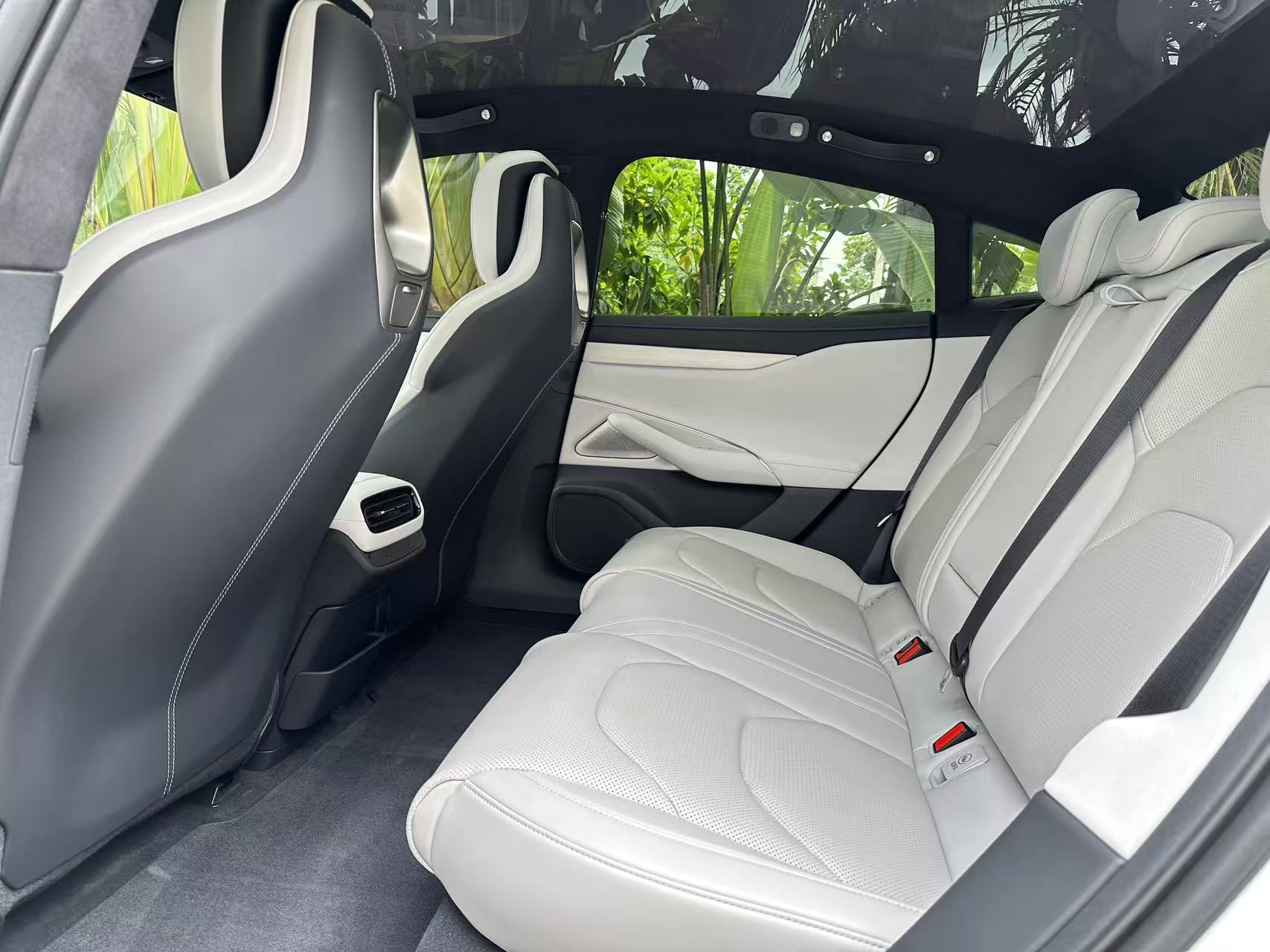 2024 #15 2024 immagine di auto #15