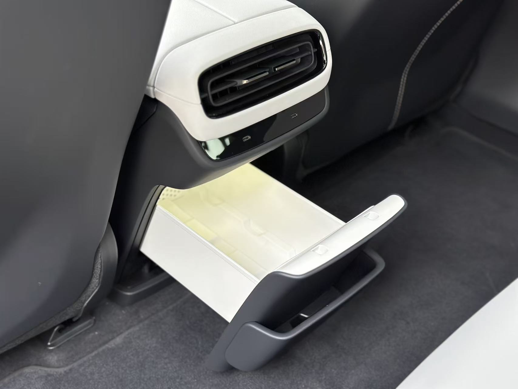 2024 #25 2024 immagine di auto #25