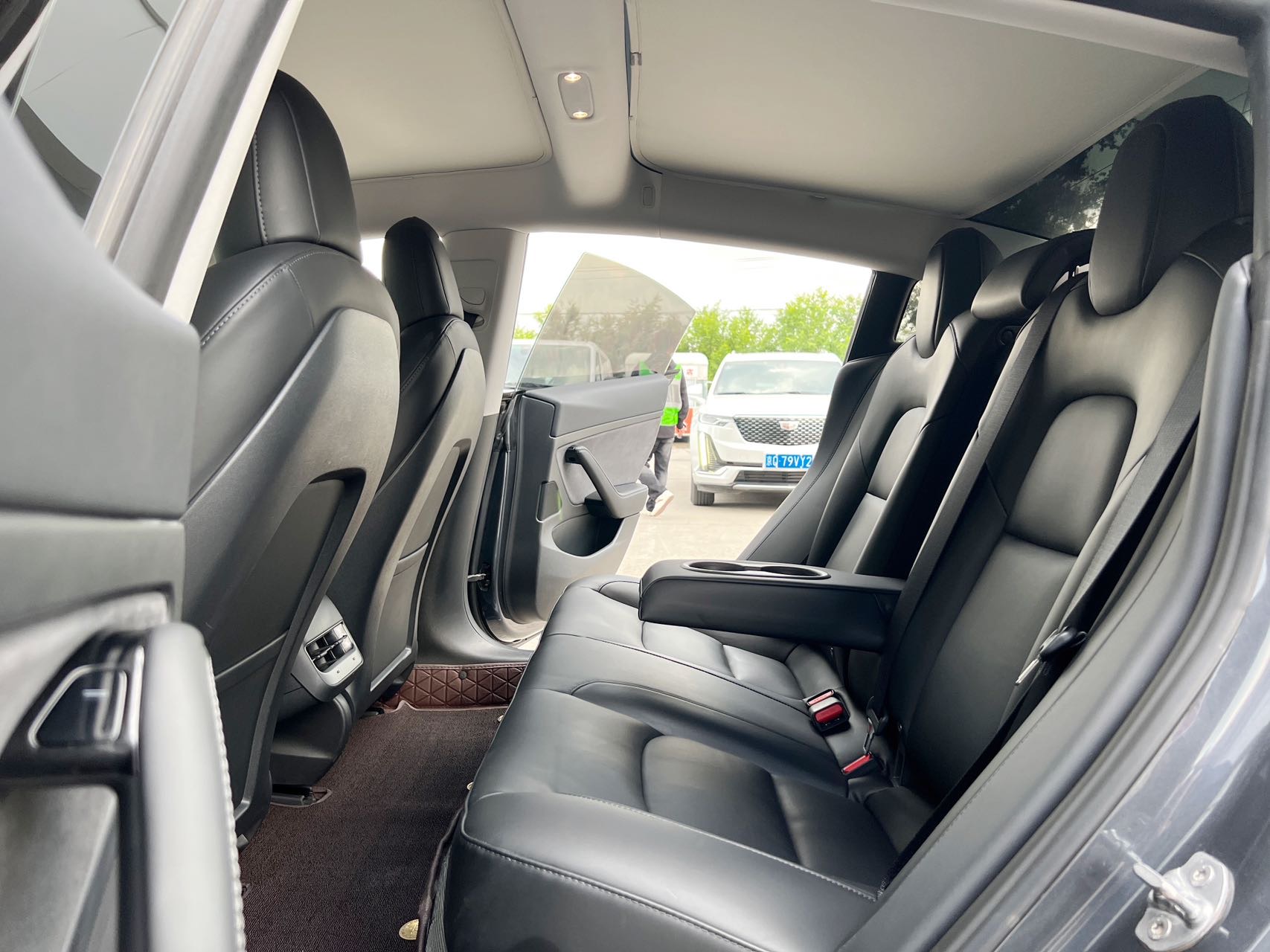Tesla Model 3 2020 car image #20