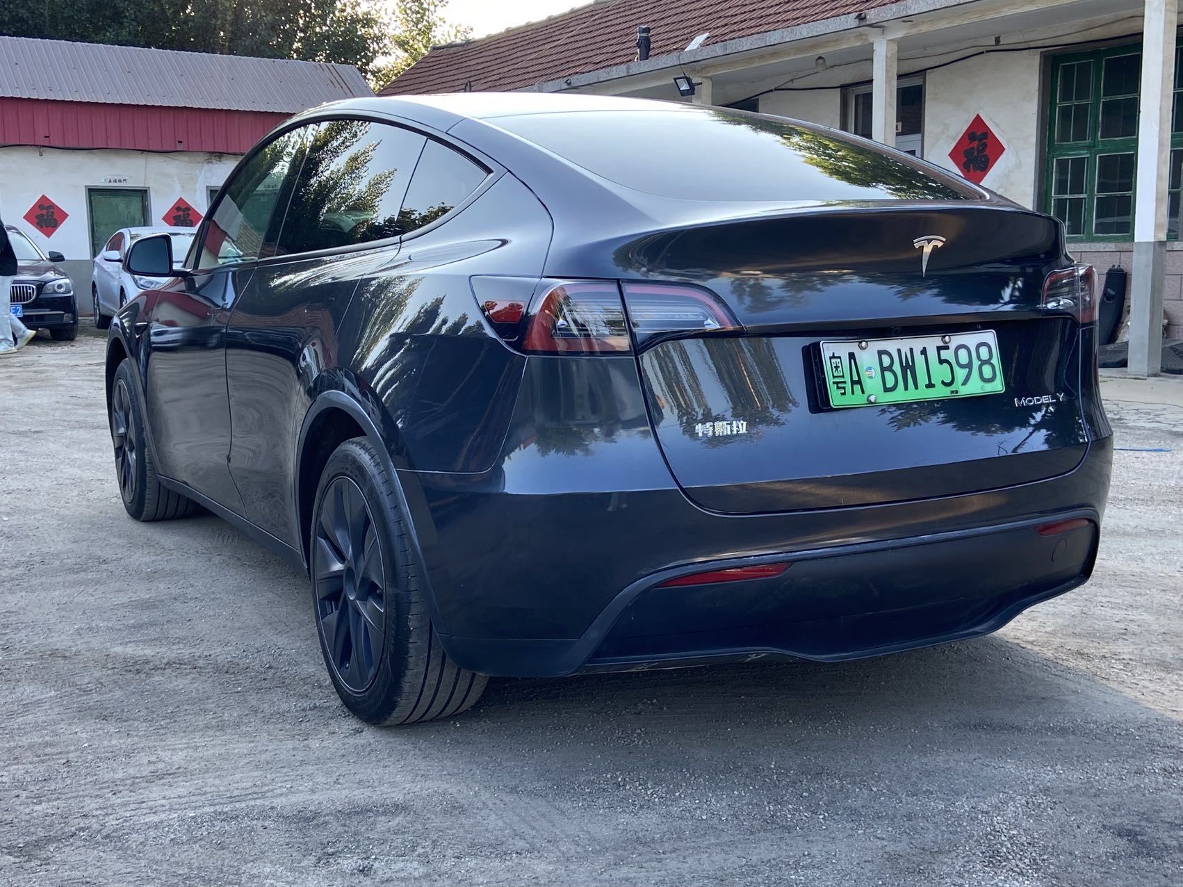 Tesla Model Y 2024 car image #7