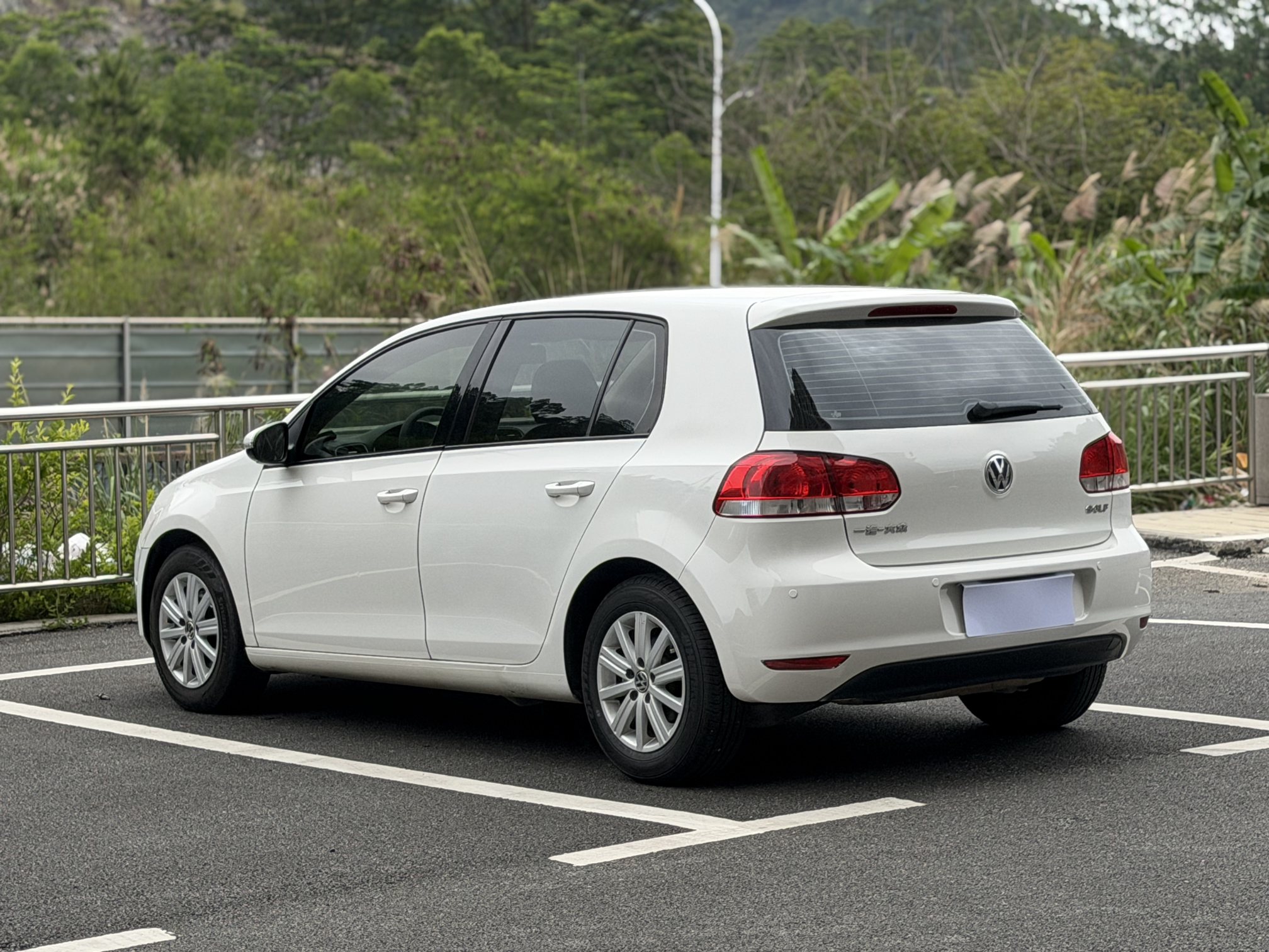 Volkswagen Golf 2013 car image #11