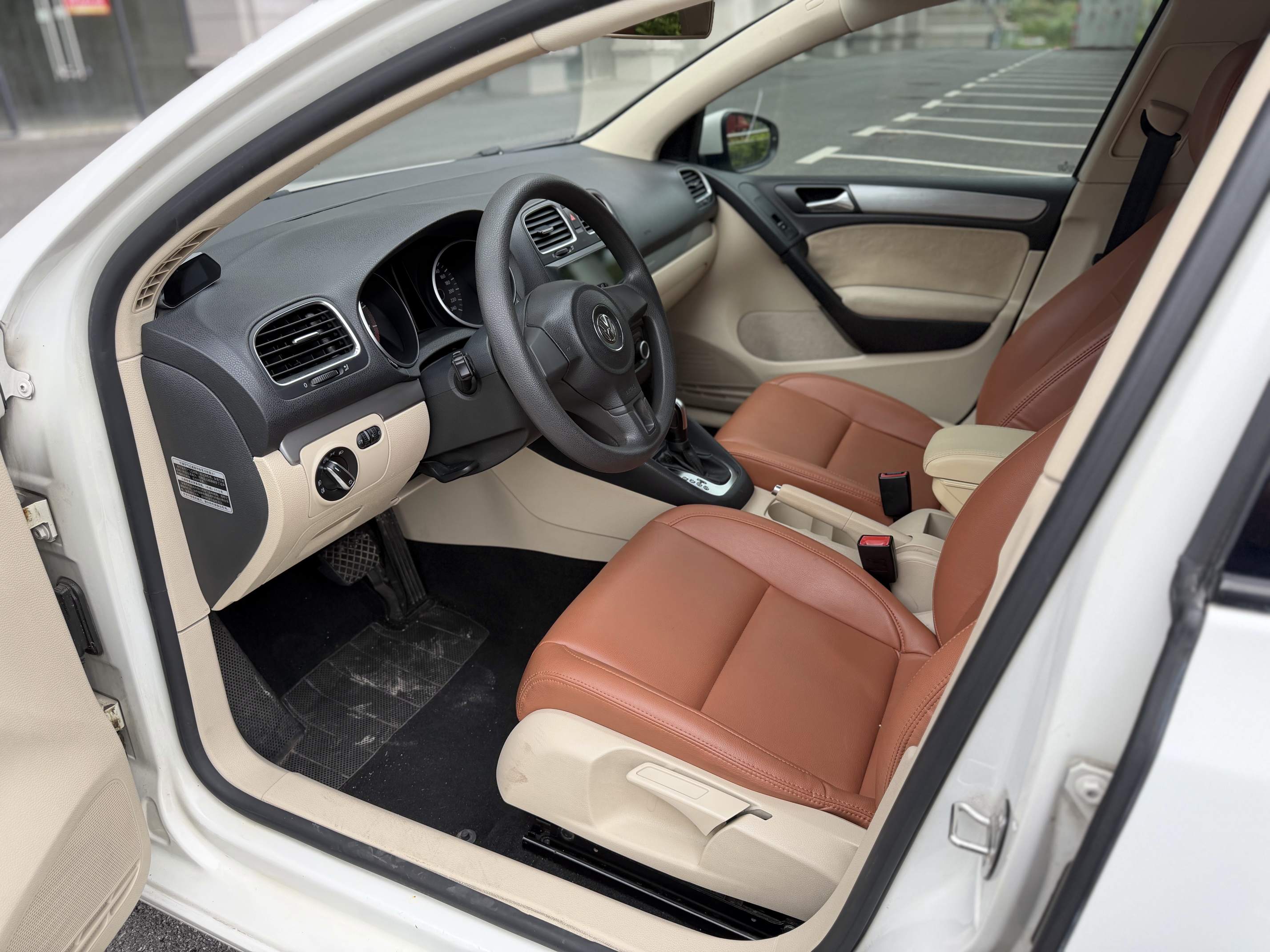 Volkswagen Golf 2013 car image #6