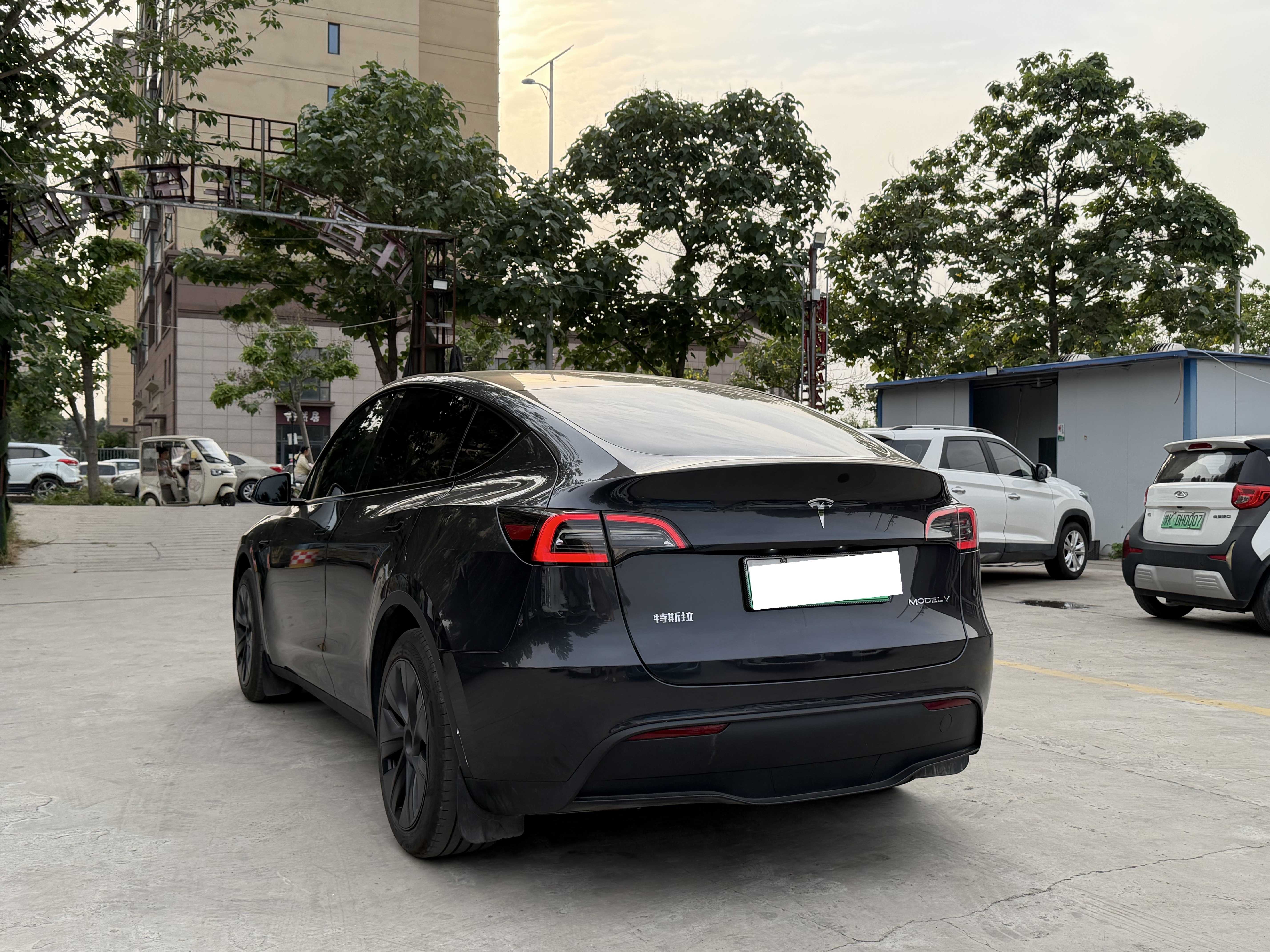 Tesla Model Y 2024 car image #7