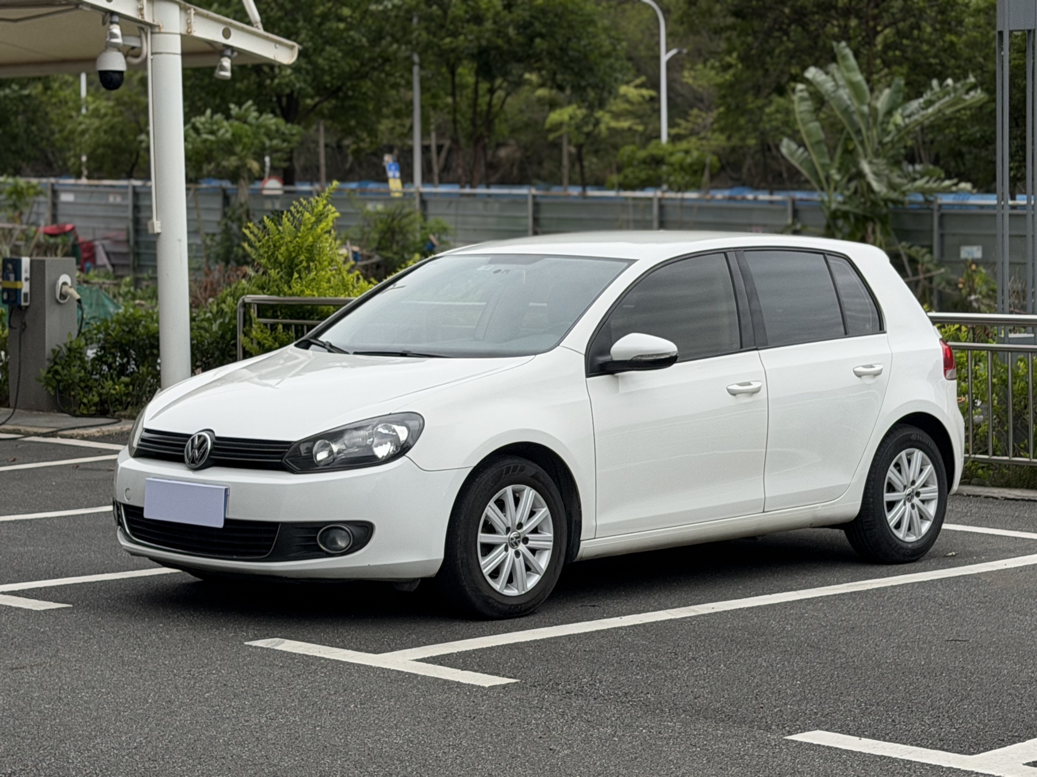 Volkswagen Golf 2013 car image #2