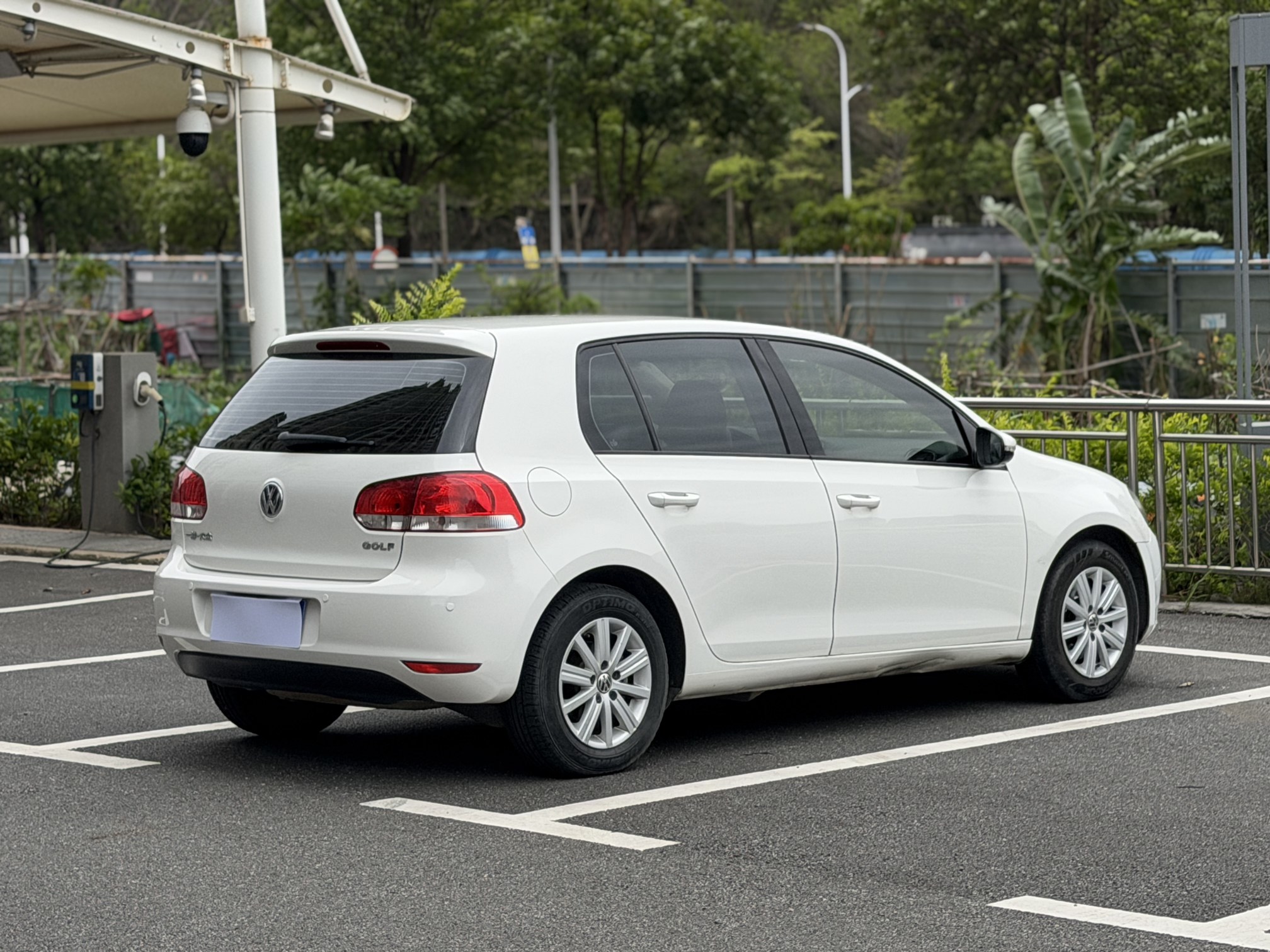 Volkswagen Golf 2013 car image #9