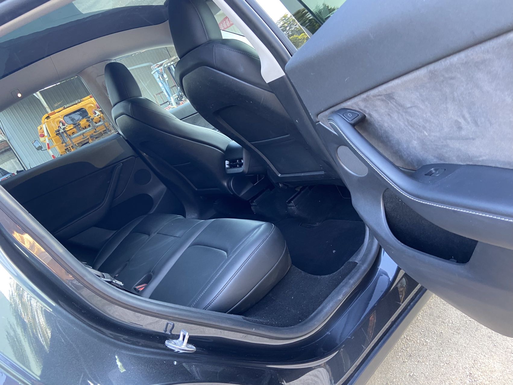 Tesla Model Y 2024 car image #10