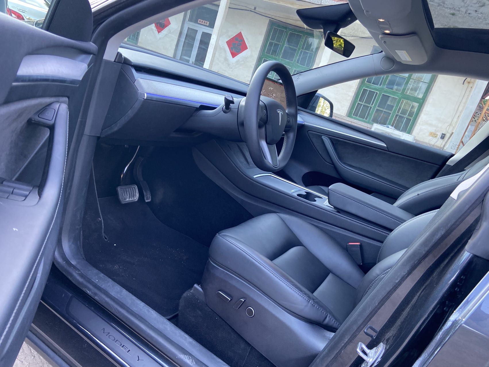 Tesla Model Y 2024 car image #8