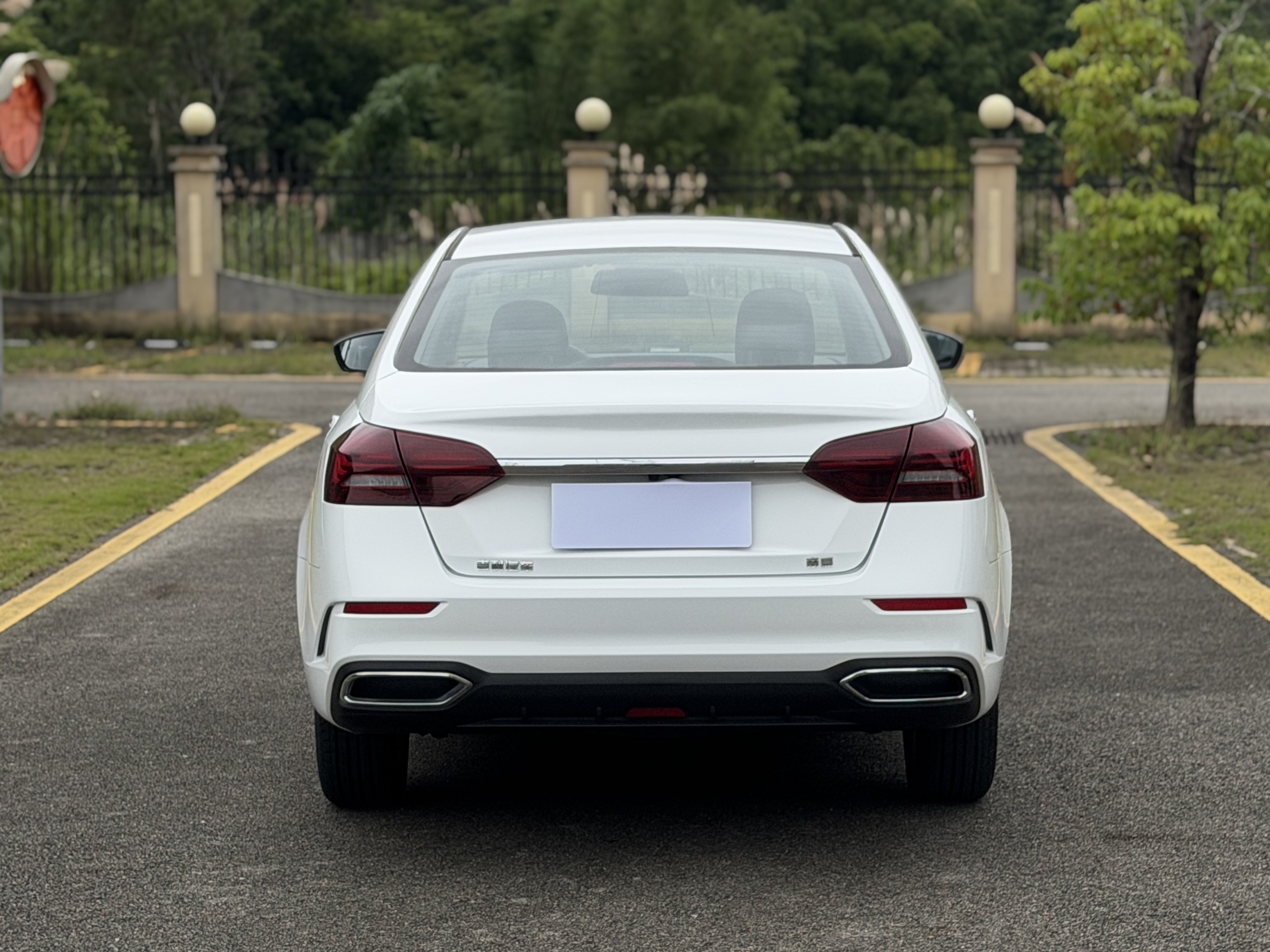 GEELY Emgrand 2021 car image #10