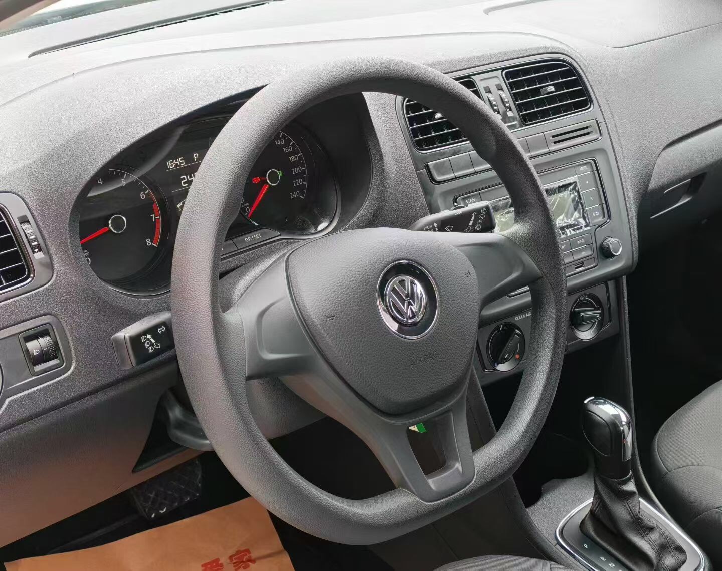 Volkswagen Polo 2017 car image #6