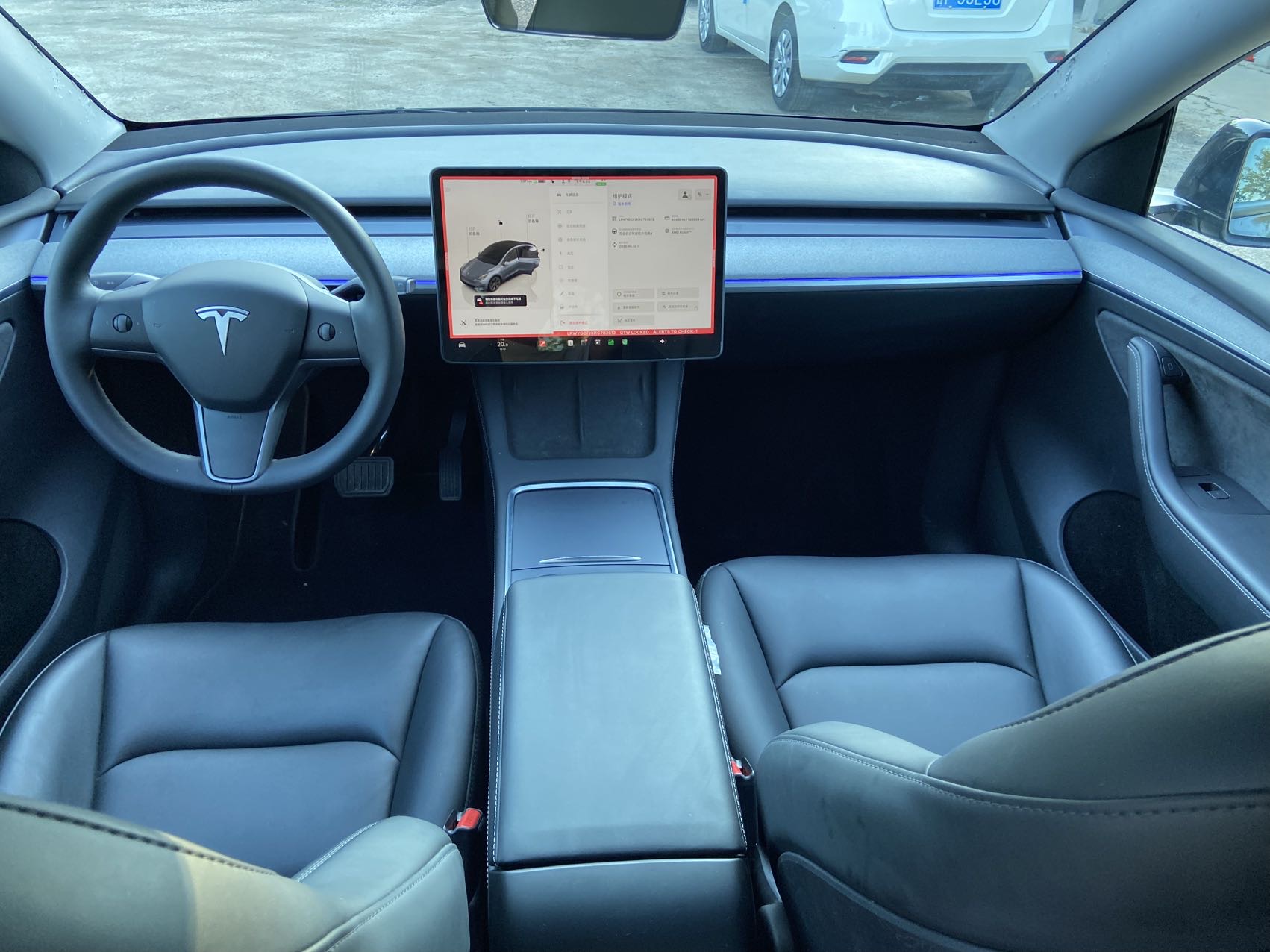 Tesla Model Y 2024 car image #9