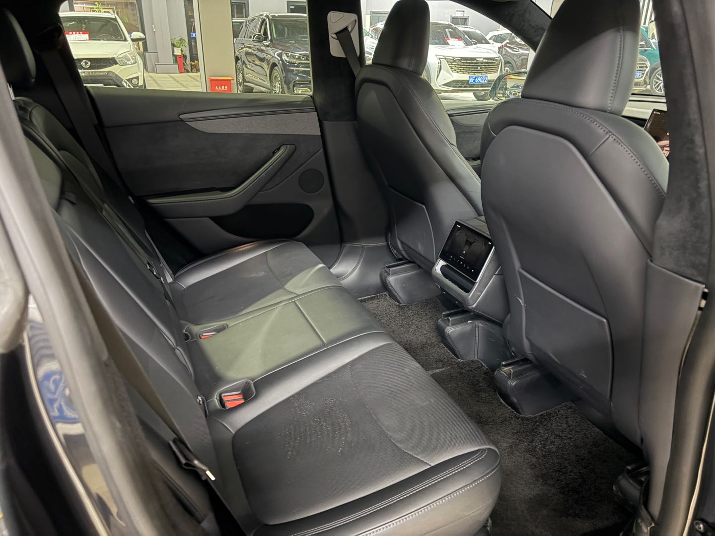 Tesla Model Y 2025 #7 Tesla Model Y 2025 car image #7