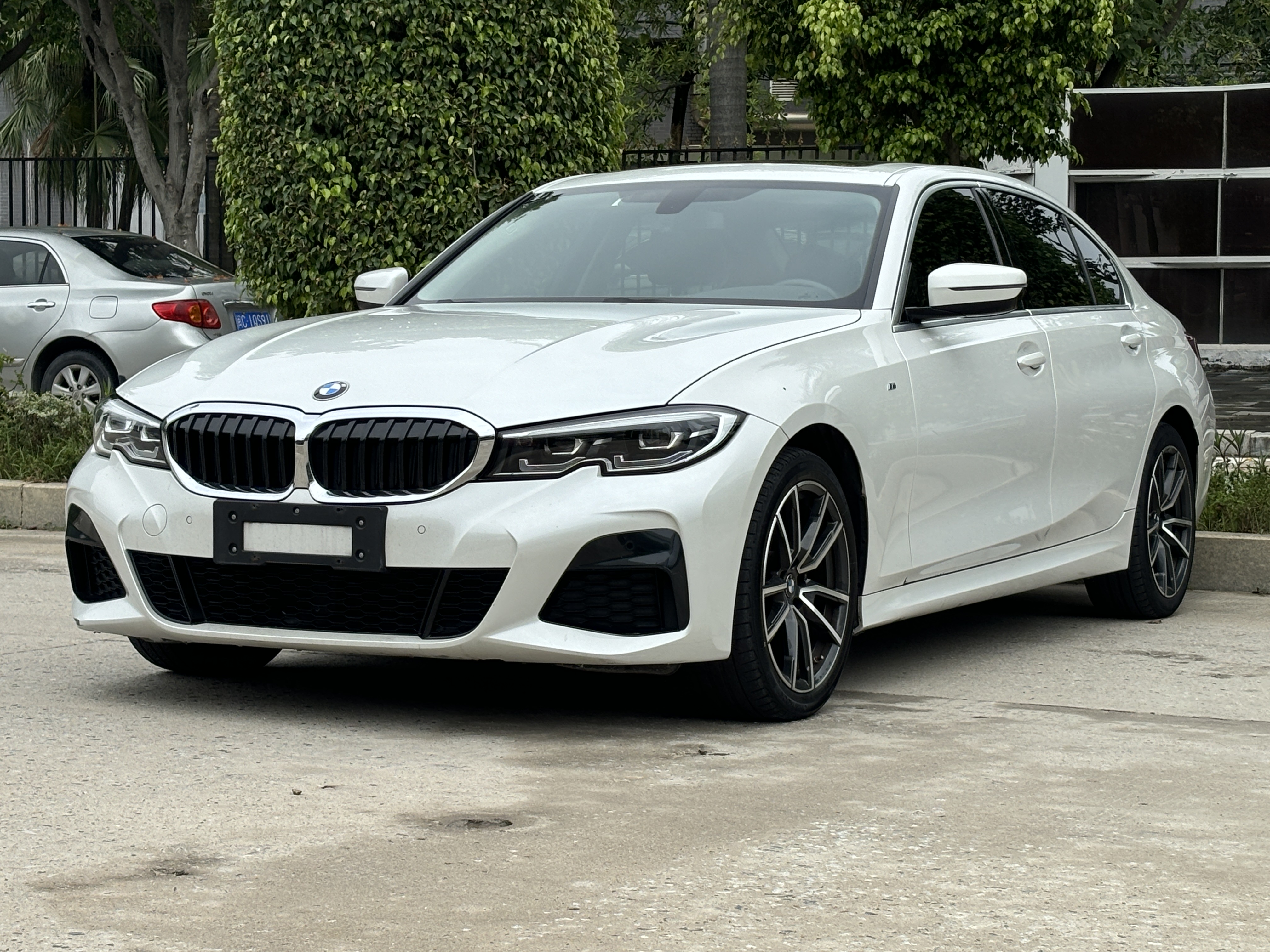 BMW 3 Series 2022 car image #2