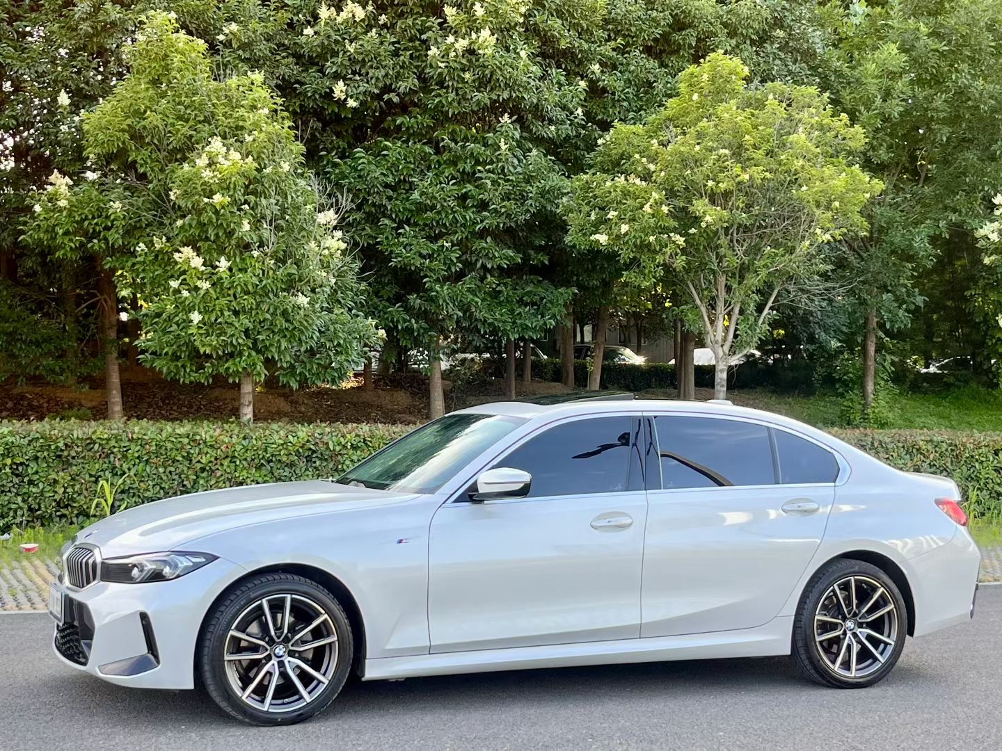 BMW 3 Series 2024 car image 